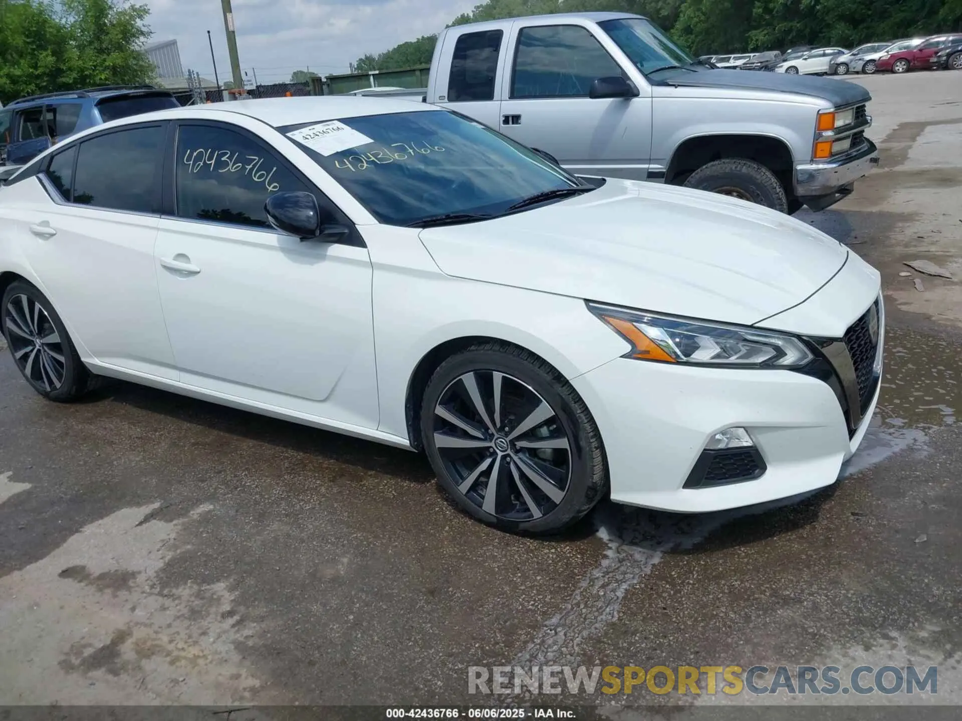 14 Photograph of a damaged car 1N4BL4CV5NN331185 NISSAN ALTIMA 2022