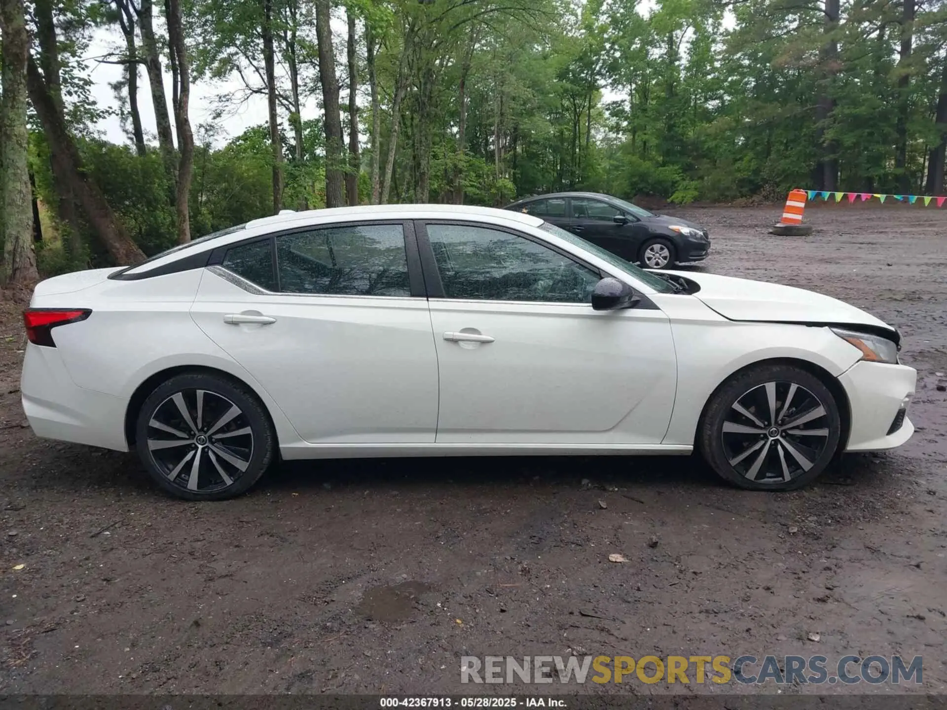 13 Photograph of a damaged car 1N4BL4CV5NN357253 NISSAN ALTIMA 2022