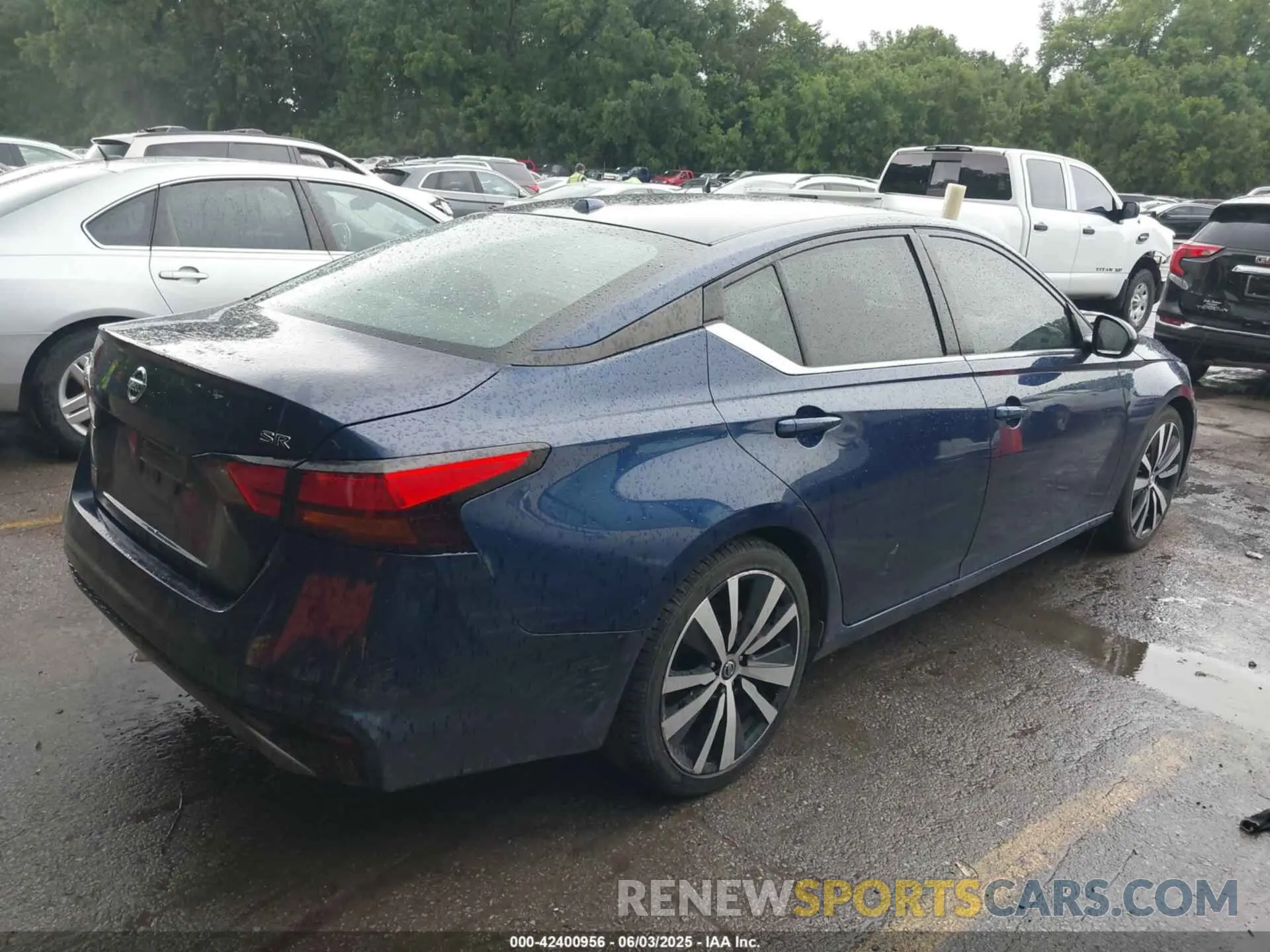4 Photograph of a damaged car 1N4BL4CV6NN357147 NISSAN ALTIMA 2022