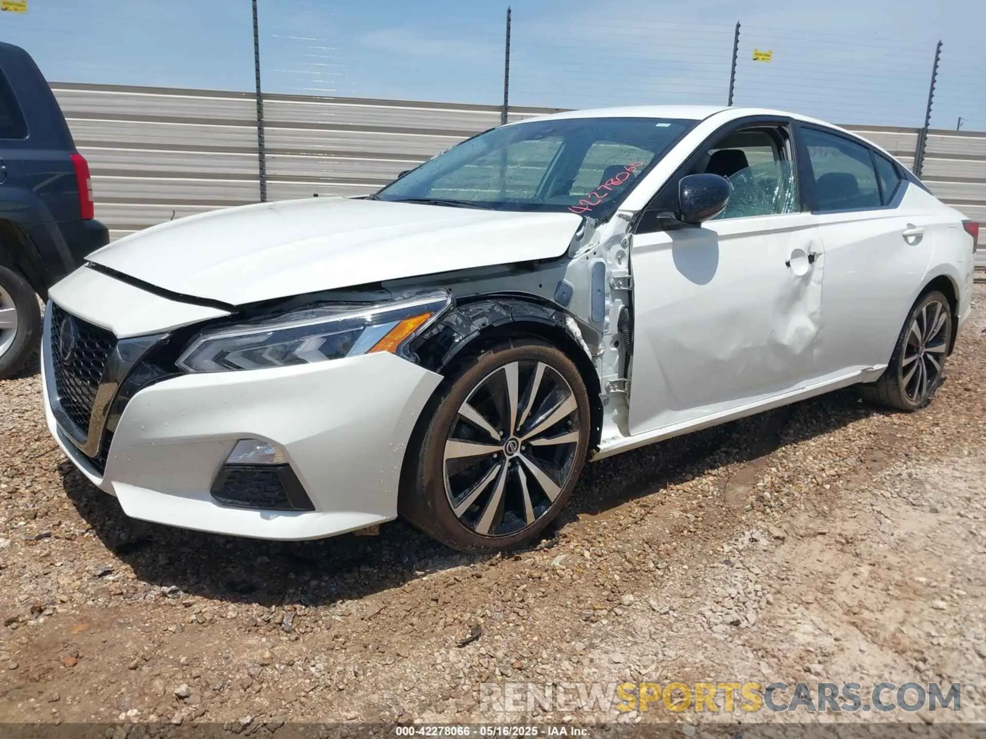 2 Photograph of a damaged car 1N4BL4CV7NN366522 NISSAN ALTIMA 2022
