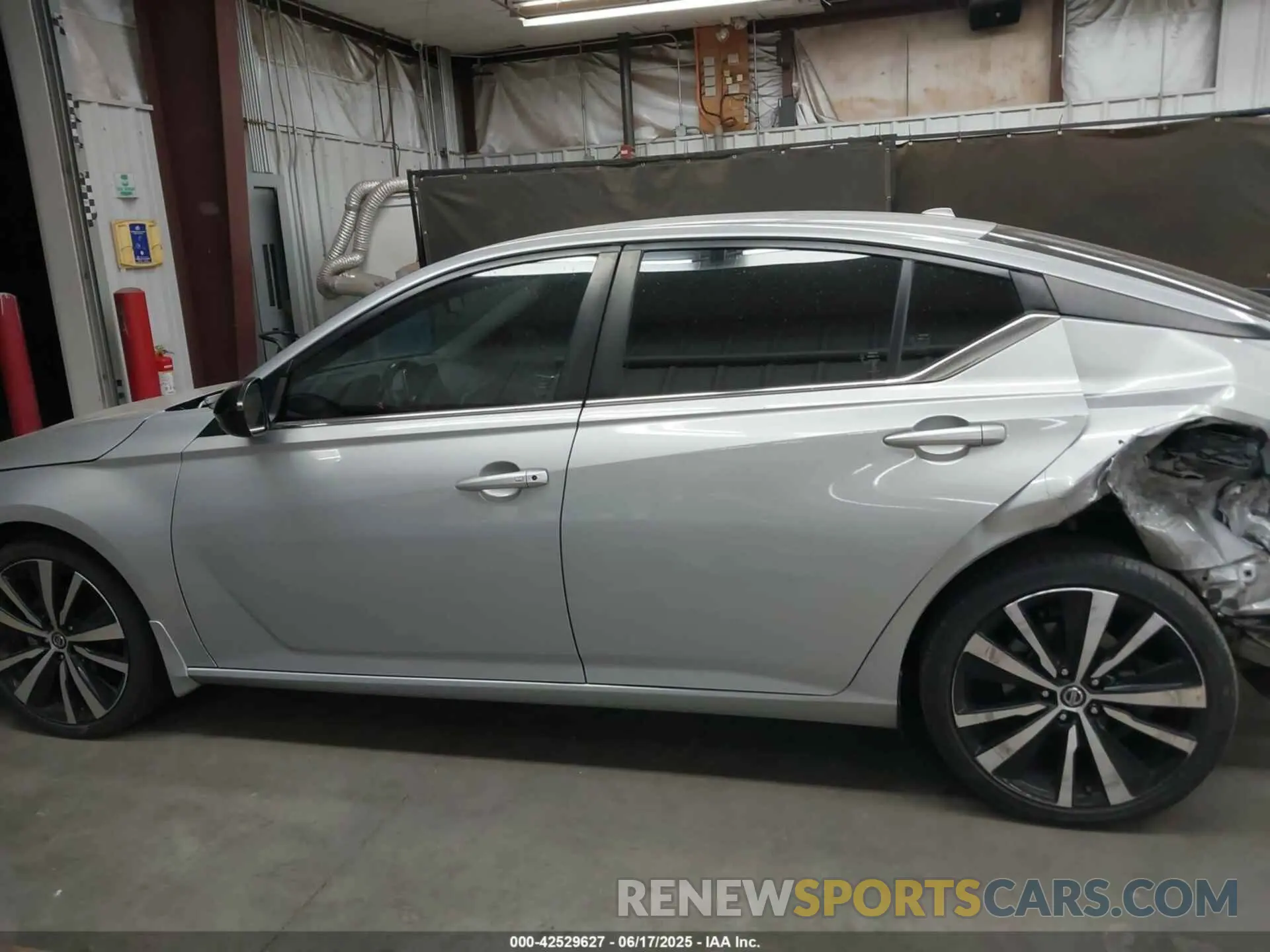 14 Photograph of a damaged car 1N4BL4CV7NN418618 NISSAN ALTIMA 2022