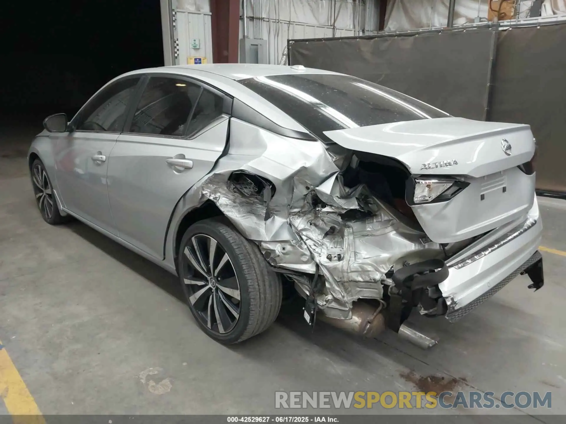 3 Photograph of a damaged car 1N4BL4CV7NN418618 NISSAN ALTIMA 2022