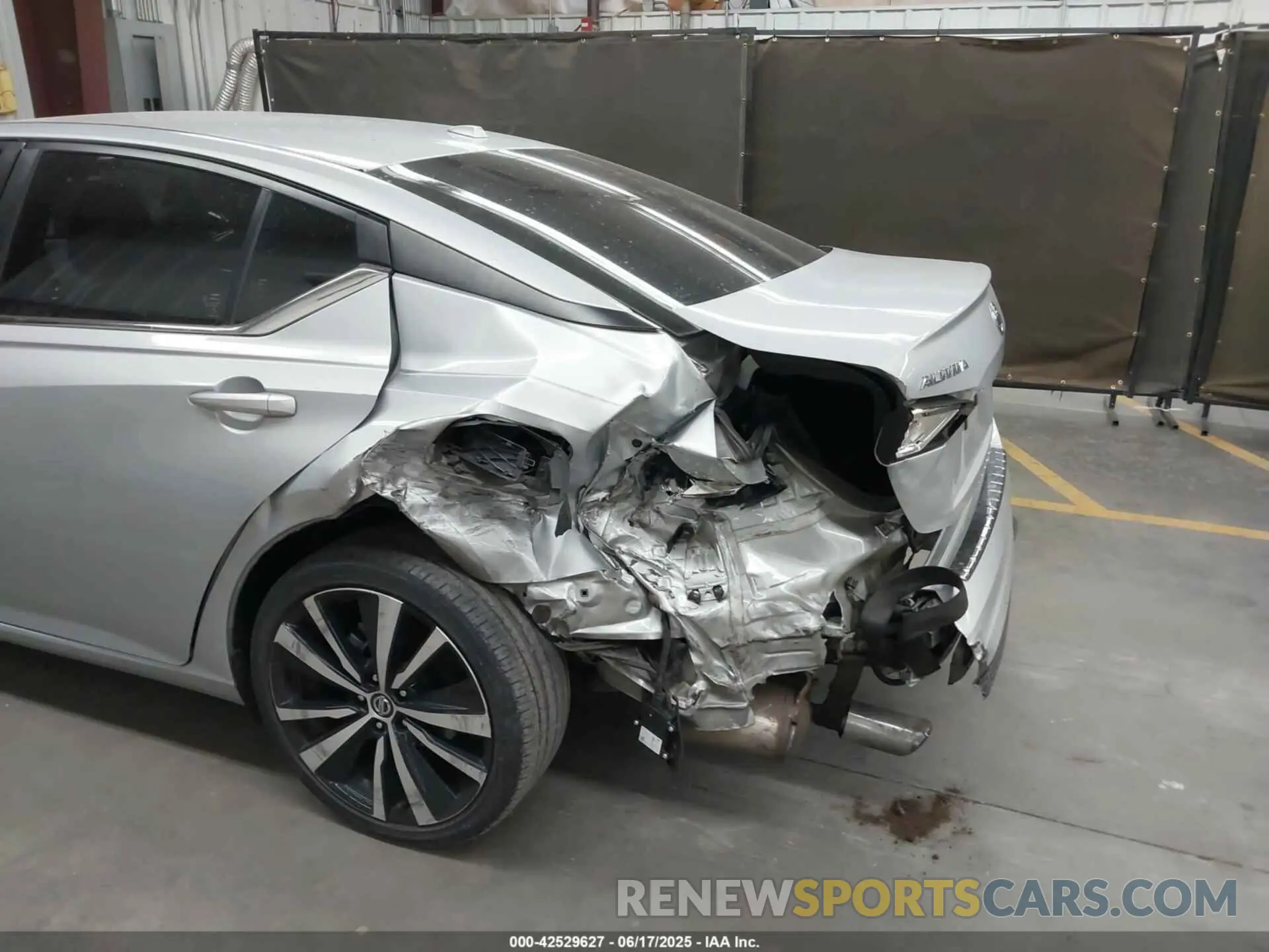 6 Photograph of a damaged car 1N4BL4CV7NN418618 NISSAN ALTIMA 2022