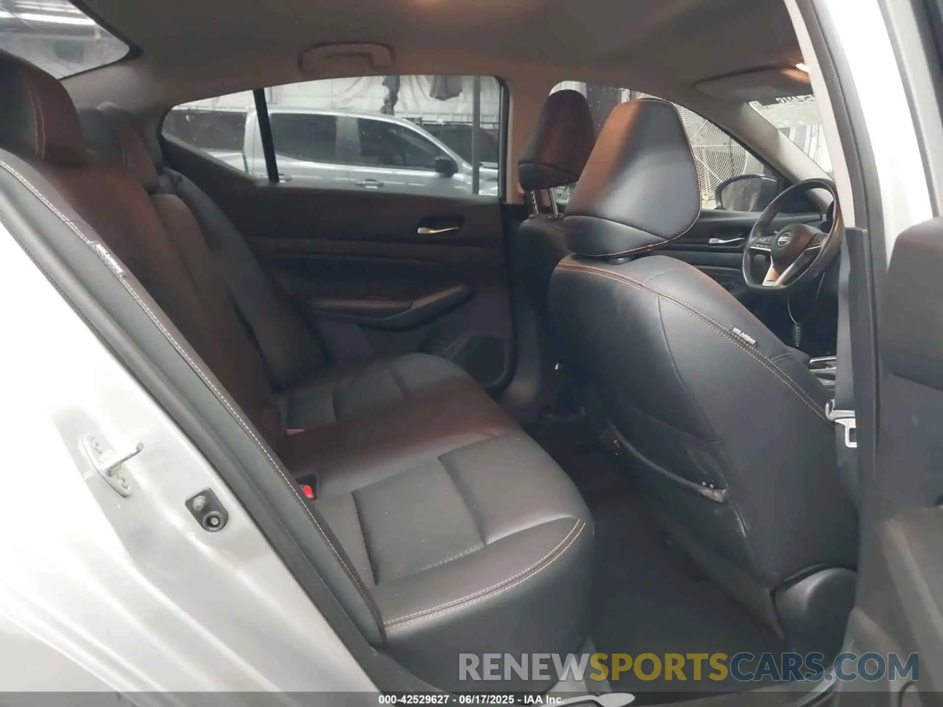 8 Photograph of a damaged car 1N4BL4CV7NN418618 NISSAN ALTIMA 2022