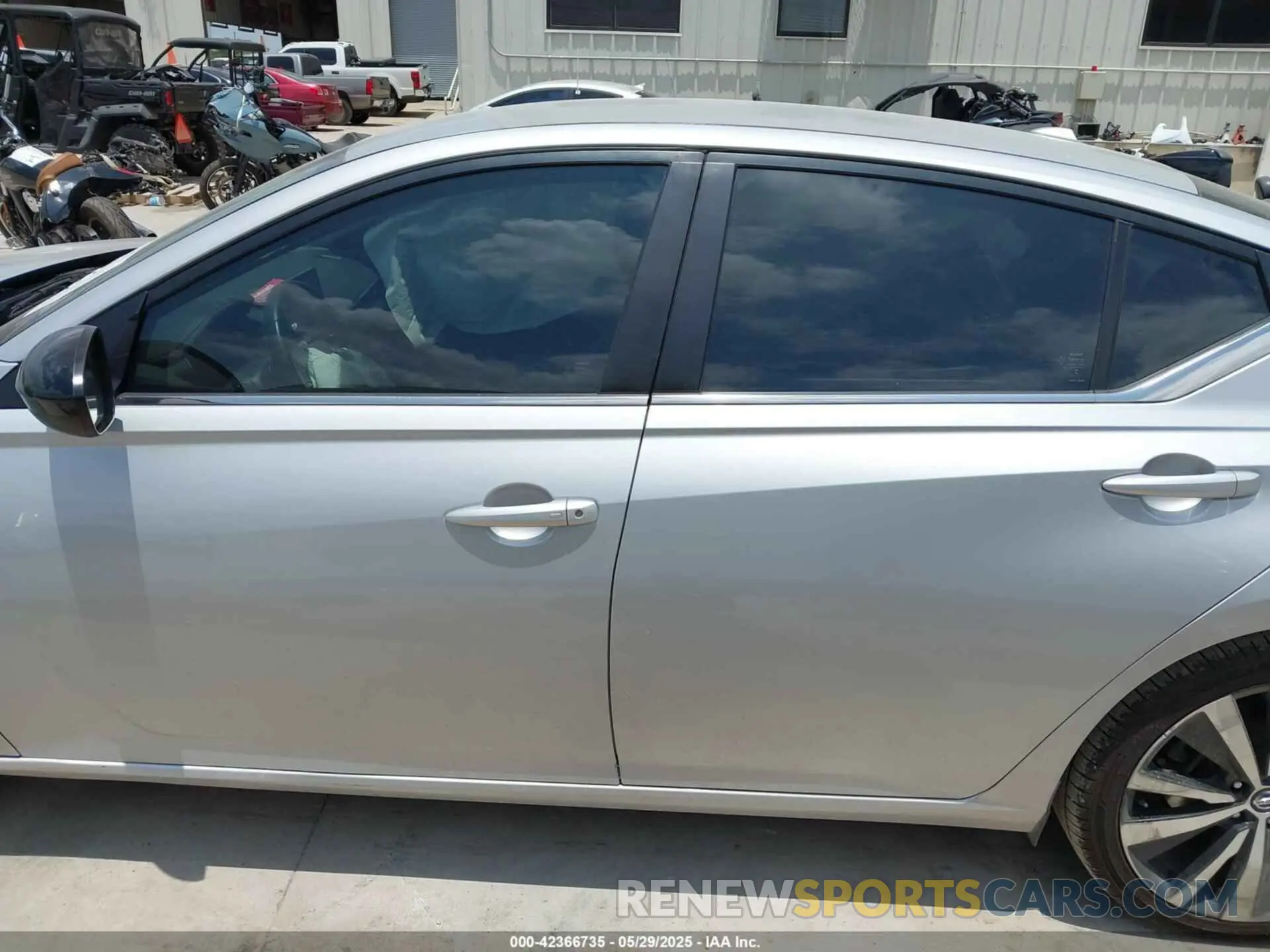 14 Photograph of a damaged car 1N4BL4CV8NN300660 NISSAN ALTIMA 2022