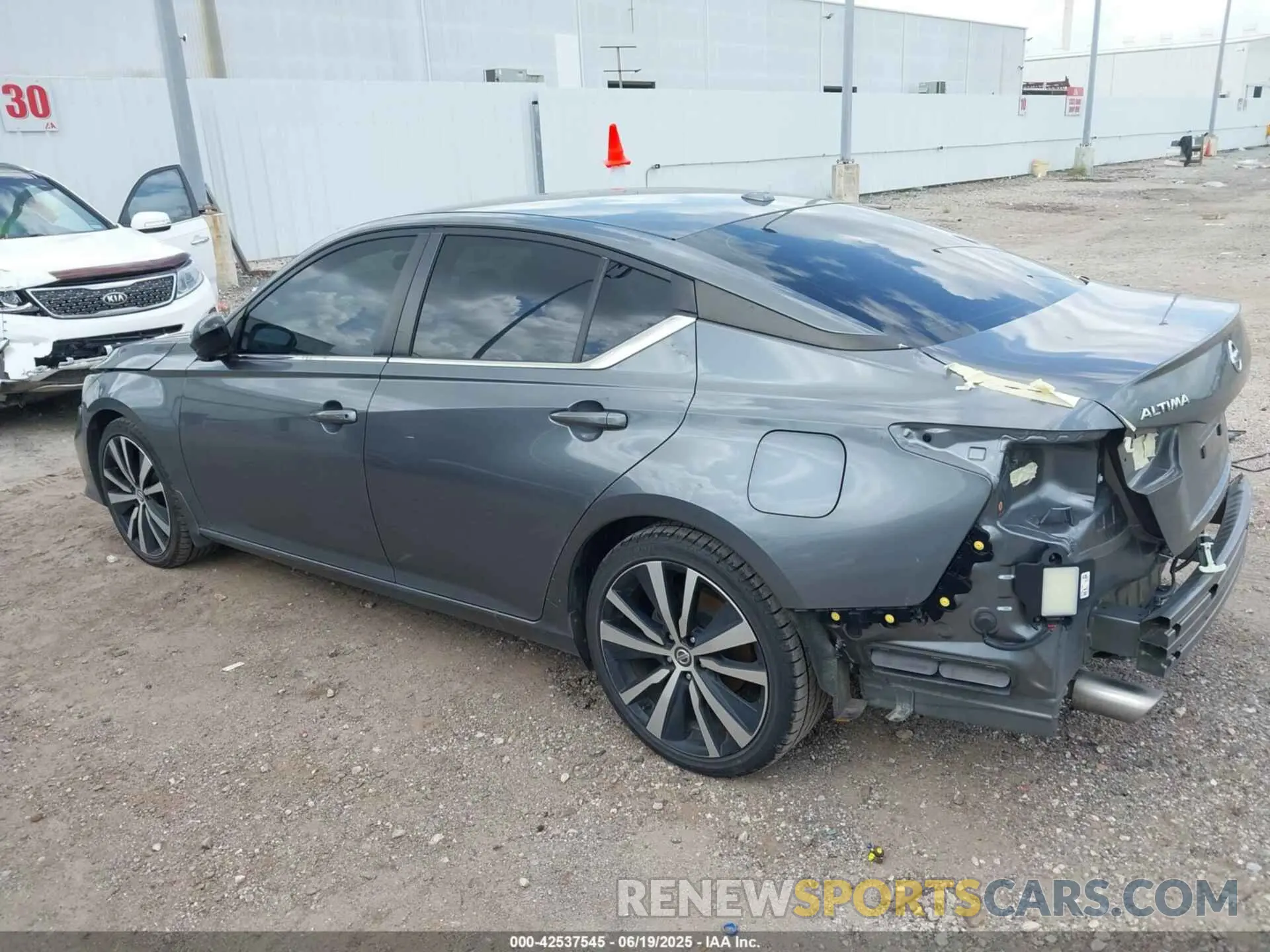15 Photograph of a damaged car 1N4BL4CV8NN396001 NISSAN ALTIMA 2022