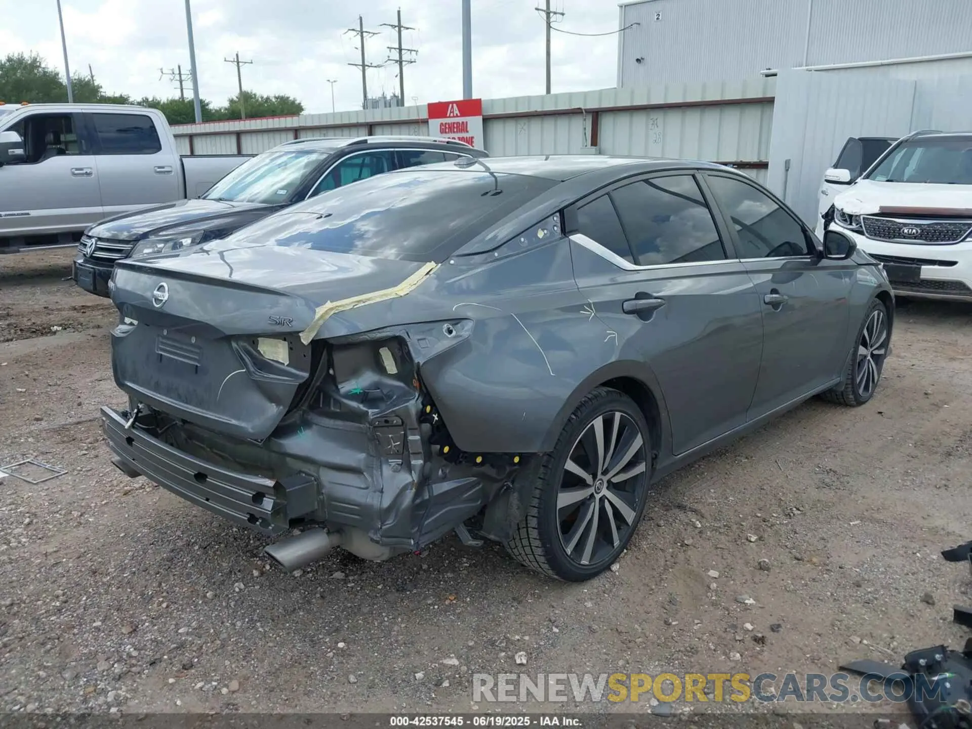 4 Photograph of a damaged car 1N4BL4CV8NN396001 NISSAN ALTIMA 2022