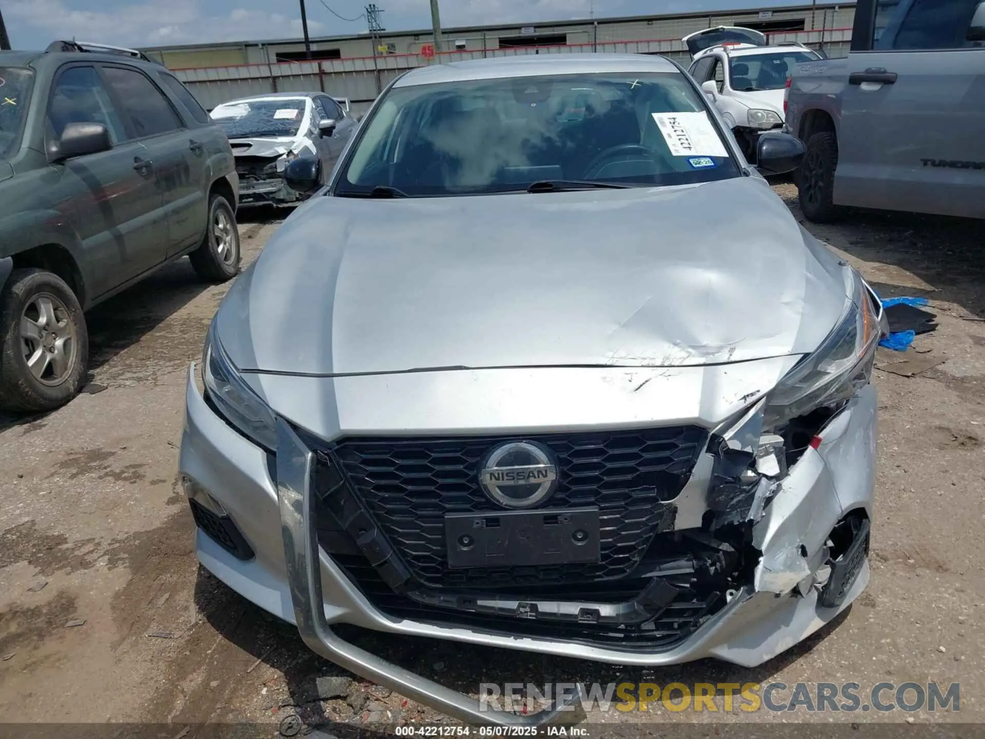 11 Photograph of a damaged car 1N4BL4CV9NN316804 NISSAN ALTIMA 2022