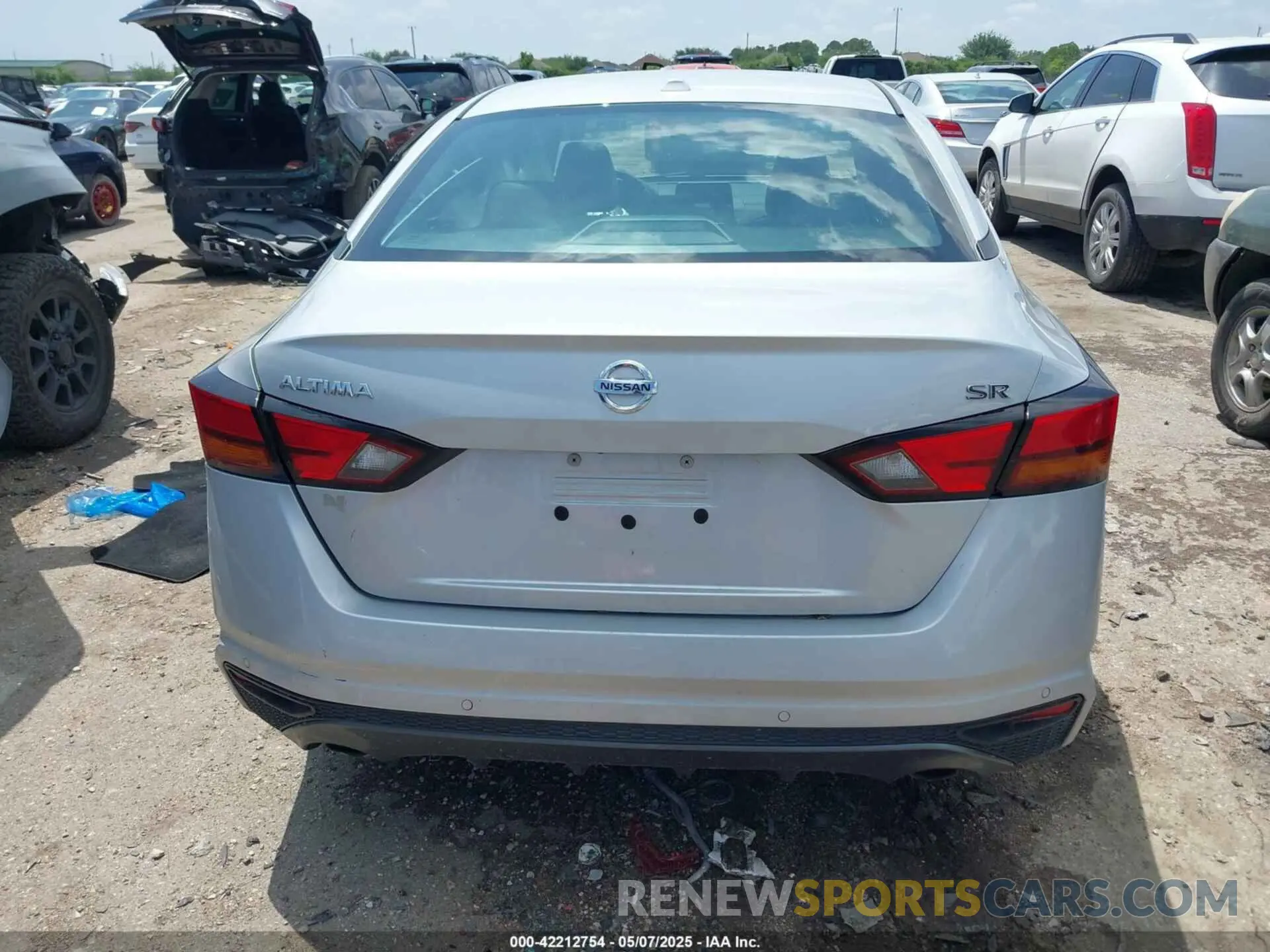15 Photograph of a damaged car 1N4BL4CV9NN316804 NISSAN ALTIMA 2022