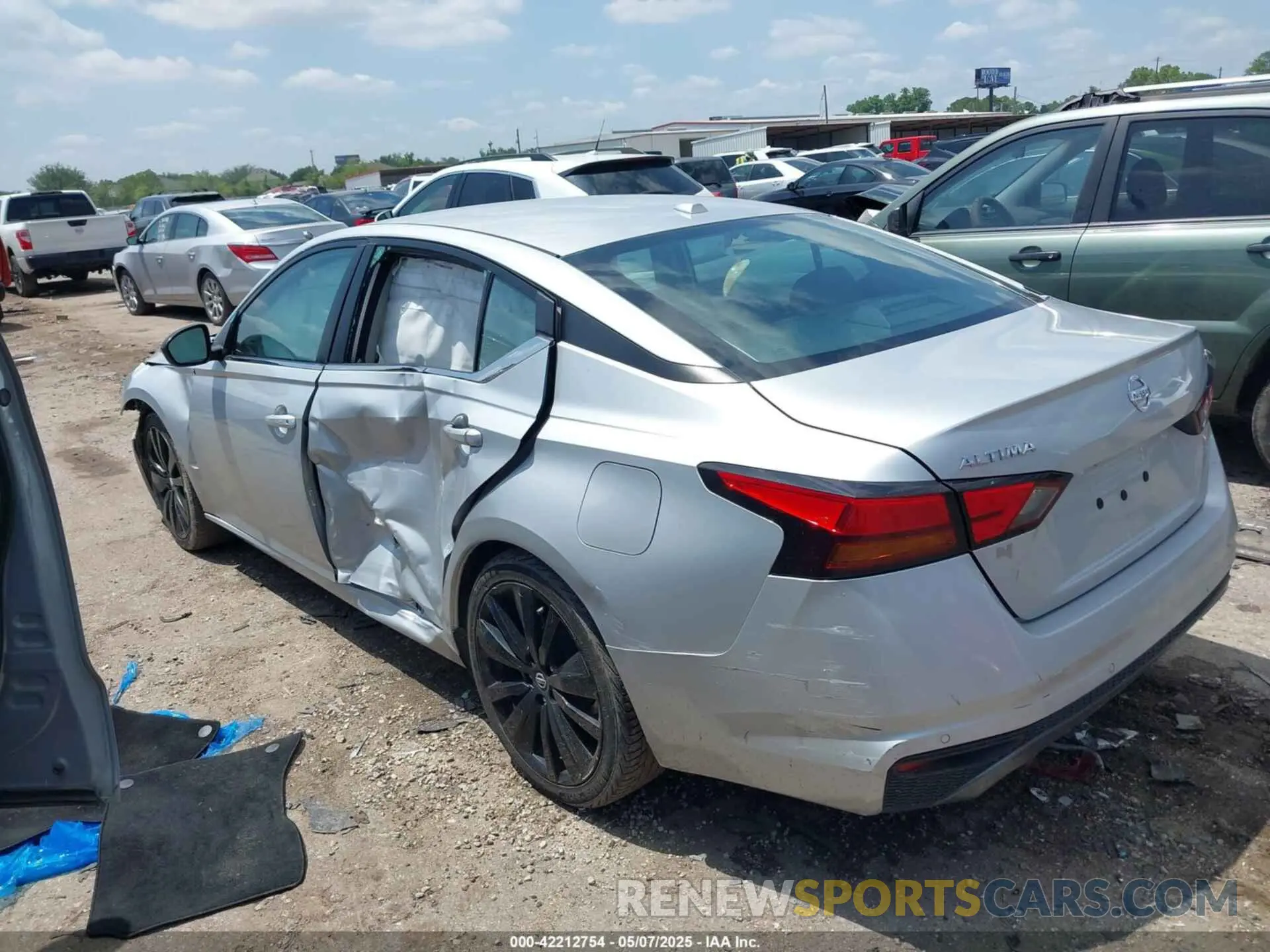 3 Photograph of a damaged car 1N4BL4CV9NN316804 NISSAN ALTIMA 2022