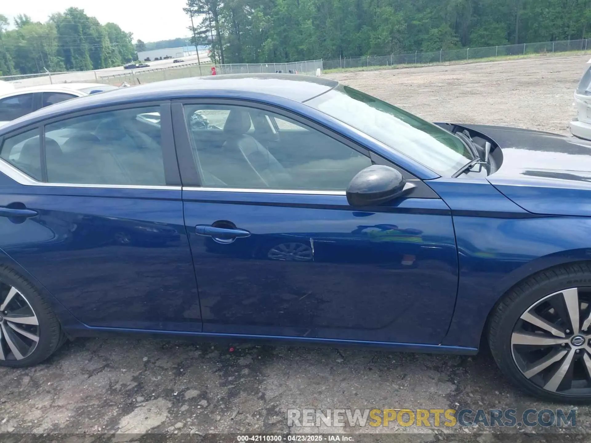 13 Photograph of a damaged car 1N4BL4CV9NN356767 NISSAN ALTIMA 2022