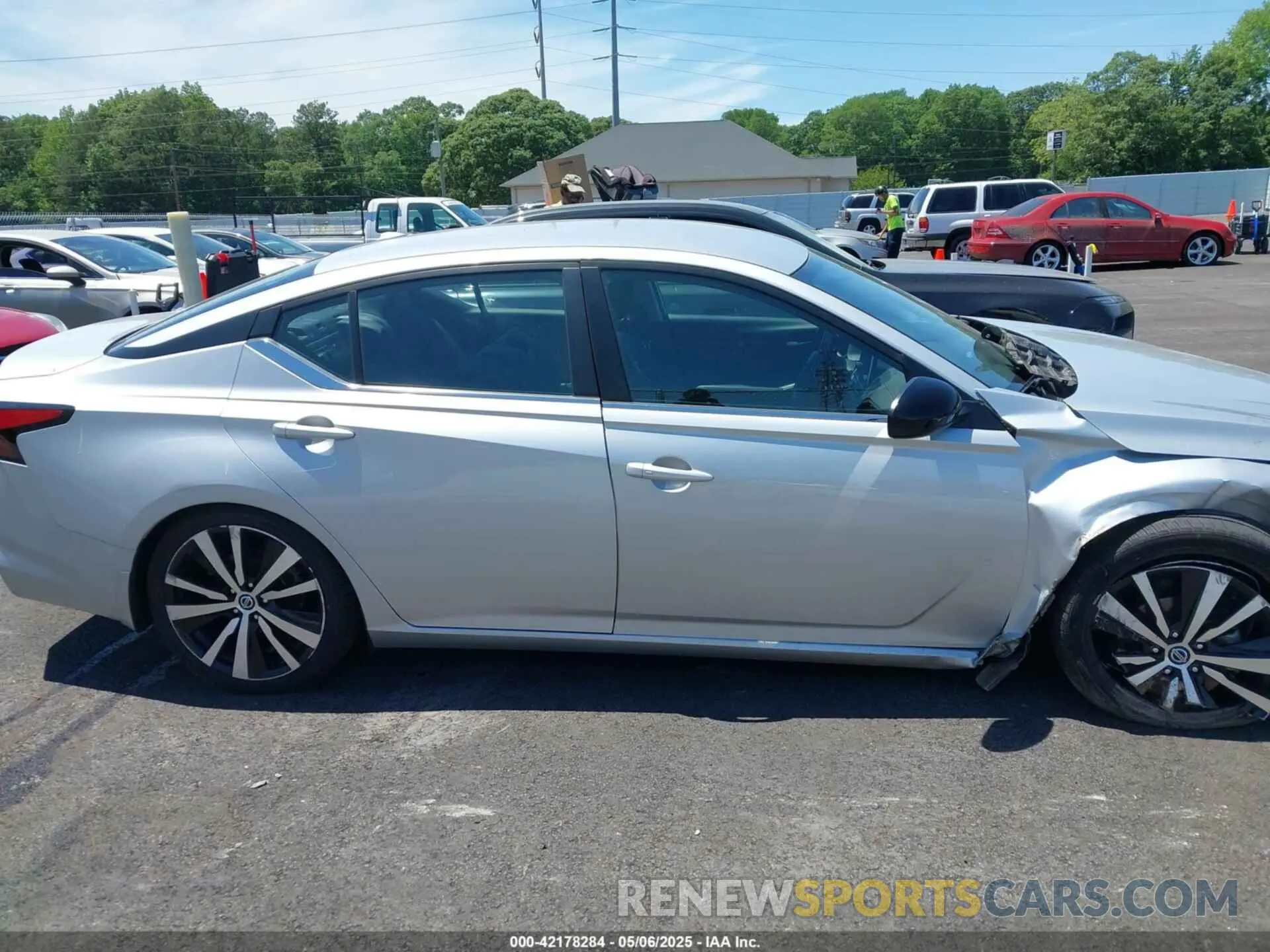 13 Photograph of a damaged car 1N4BL4CV9NN379028 NISSAN ALTIMA 2022