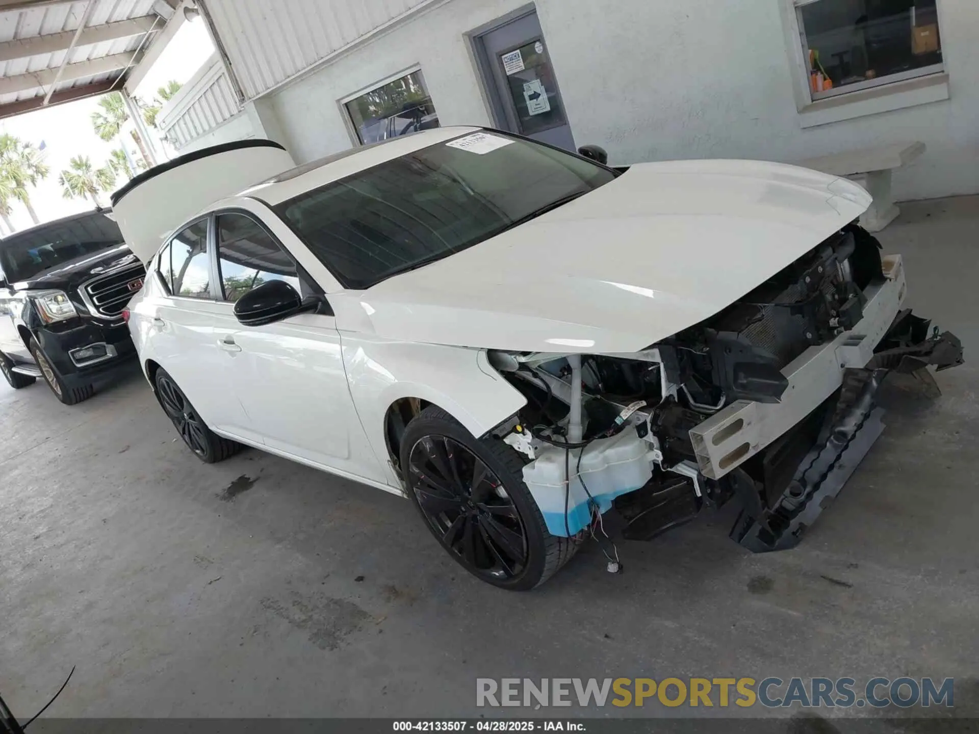 13 Photograph of a damaged car 1N4BL4CV9NN413162 NISSAN ALTIMA 2022