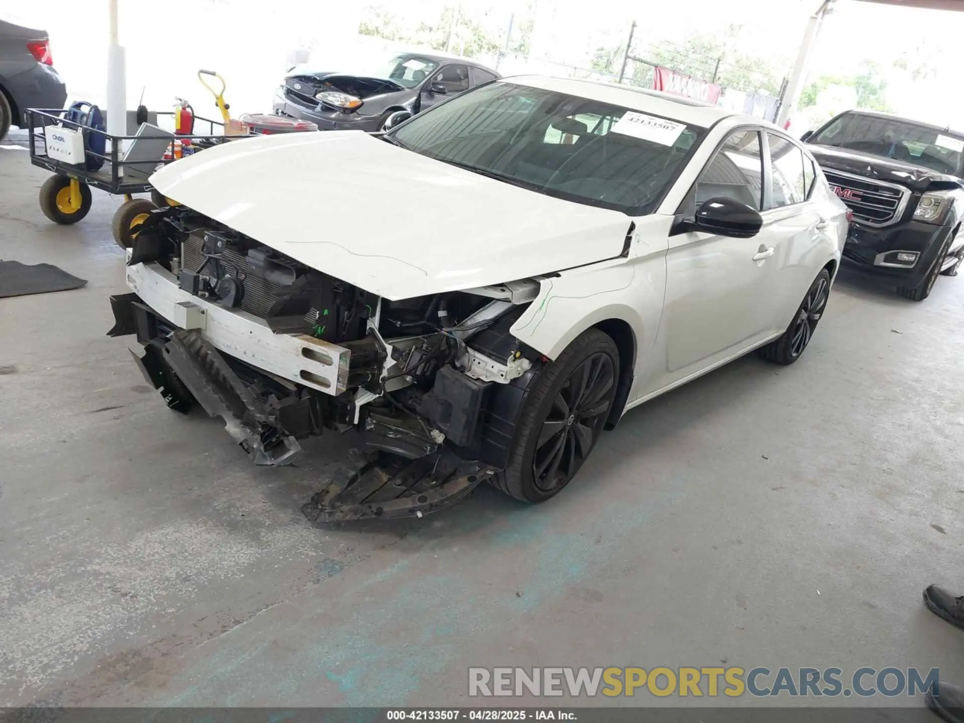 2 Photograph of a damaged car 1N4BL4CV9NN413162 NISSAN ALTIMA 2022