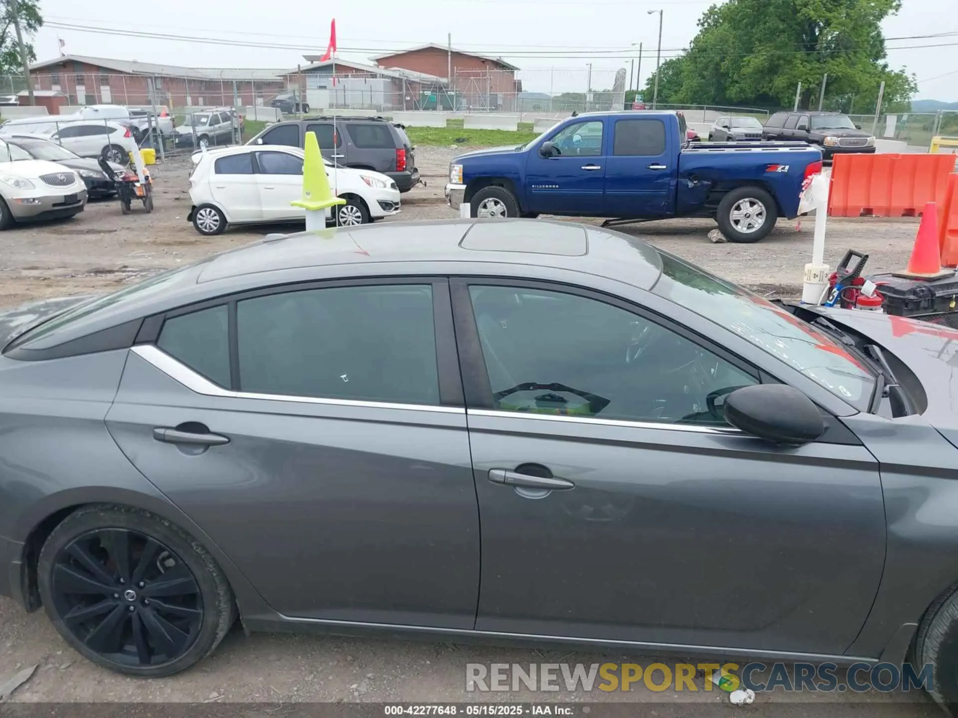 13 Photograph of a damaged car 1N4BL4CVXNN326242 NISSAN ALTIMA 2022