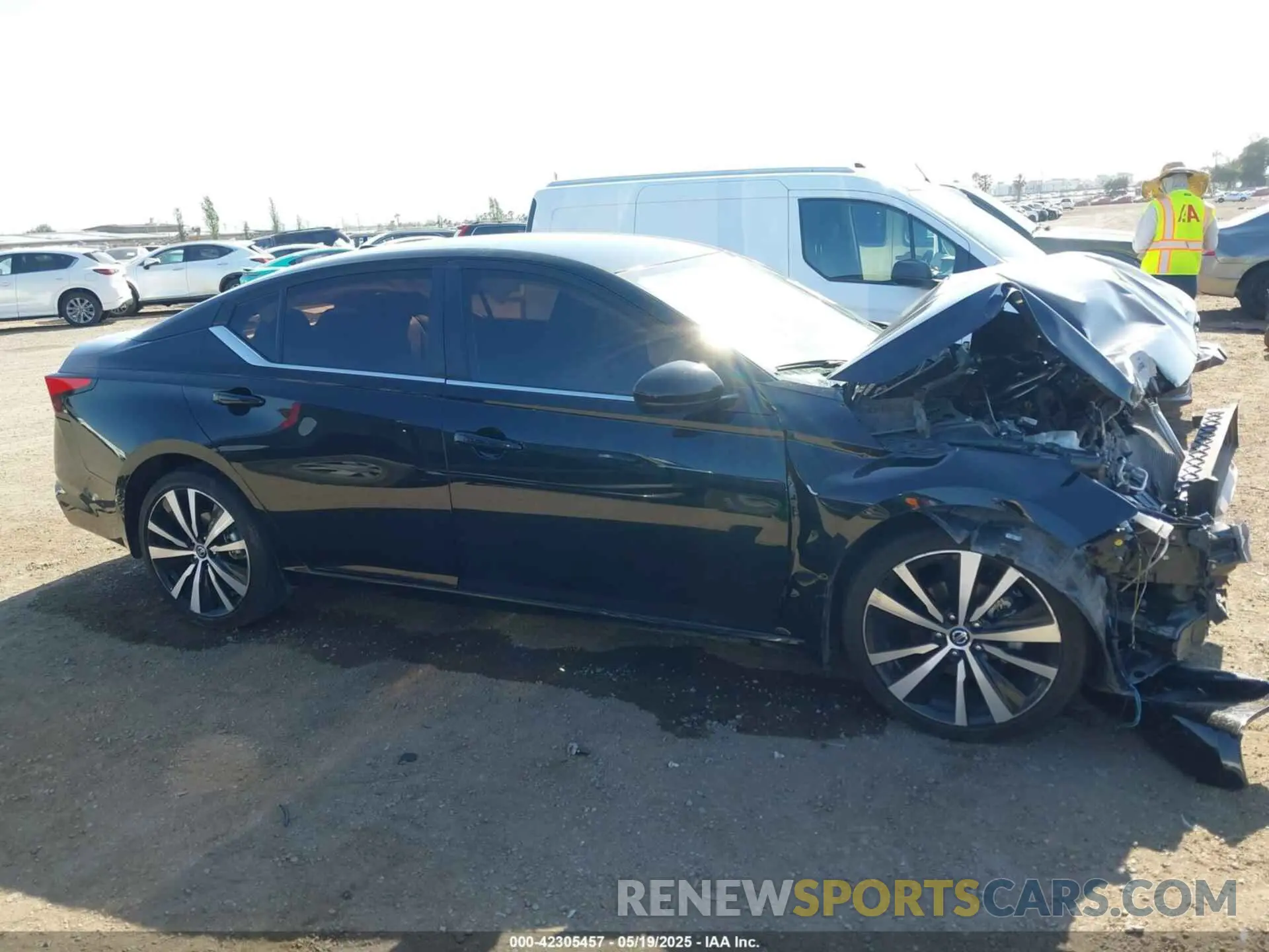 13 Photograph of a damaged car 1N4BL4CW6NN385118 NISSAN ALTIMA 2022