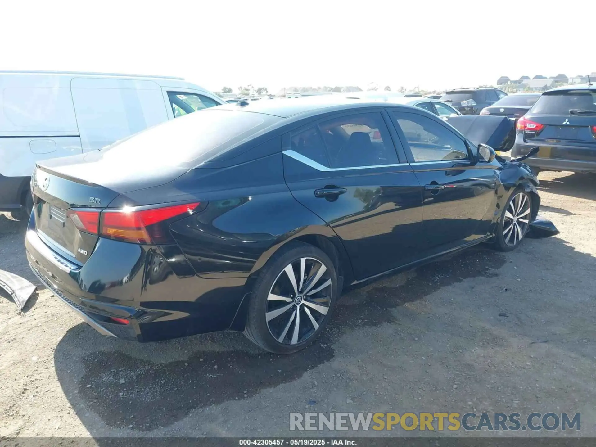 4 Photograph of a damaged car 1N4BL4CW6NN385118 NISSAN ALTIMA 2022