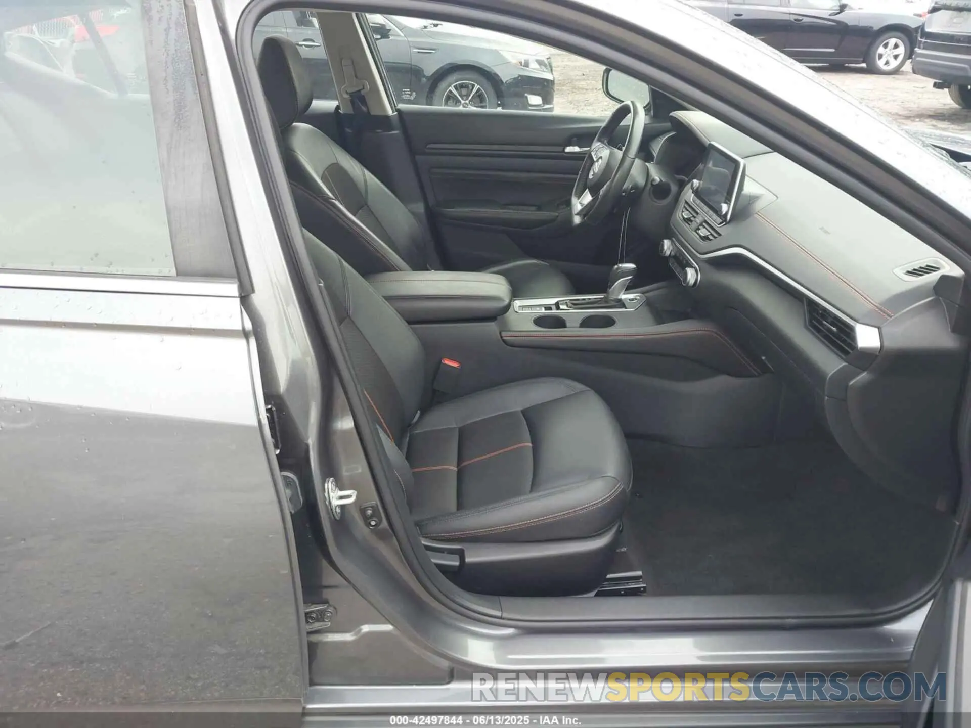 5 Photograph of a damaged car 1N4BL4CW7NN306765 NISSAN ALTIMA 2022