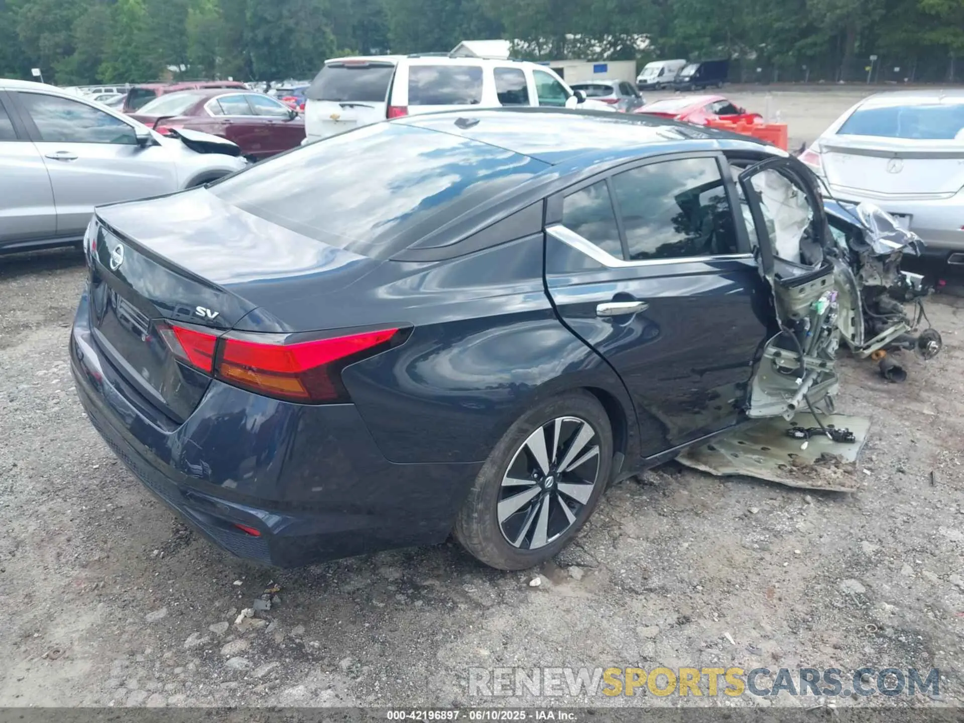4 Photograph of a damaged car 1N4BL4DV0NN301350 NISSAN ALTIMA 2022