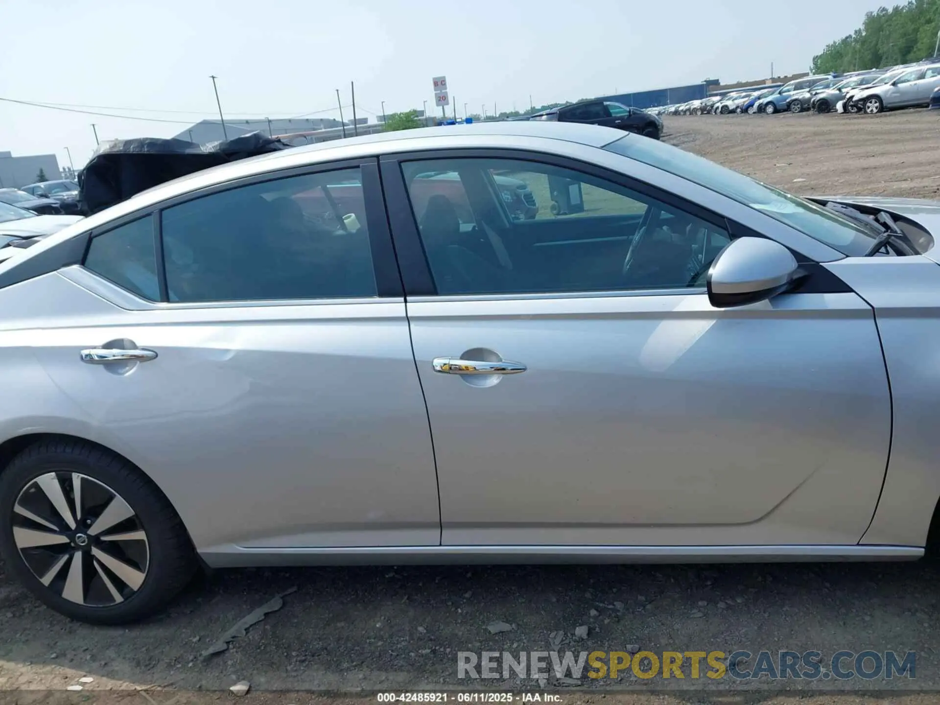 13 Photograph of a damaged car 1N4BL4DV0NN308735 NISSAN ALTIMA 2022