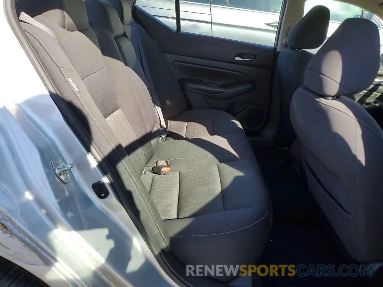 10 Photograph of a damaged car 1N4BL4DV0NN323767 NISSAN ALTIMA 2022