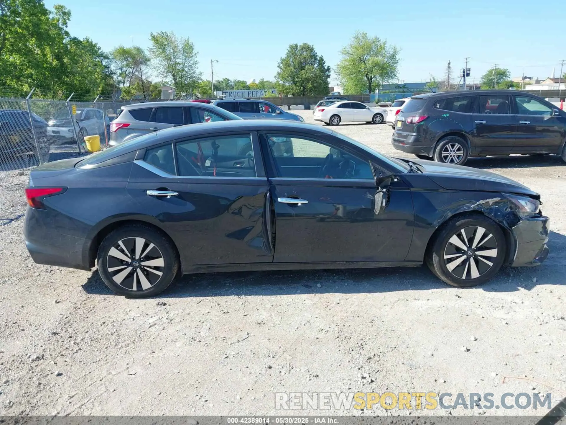 12 Photograph of a damaged car 1N4BL4DV0NN324286 NISSAN ALTIMA 2022
