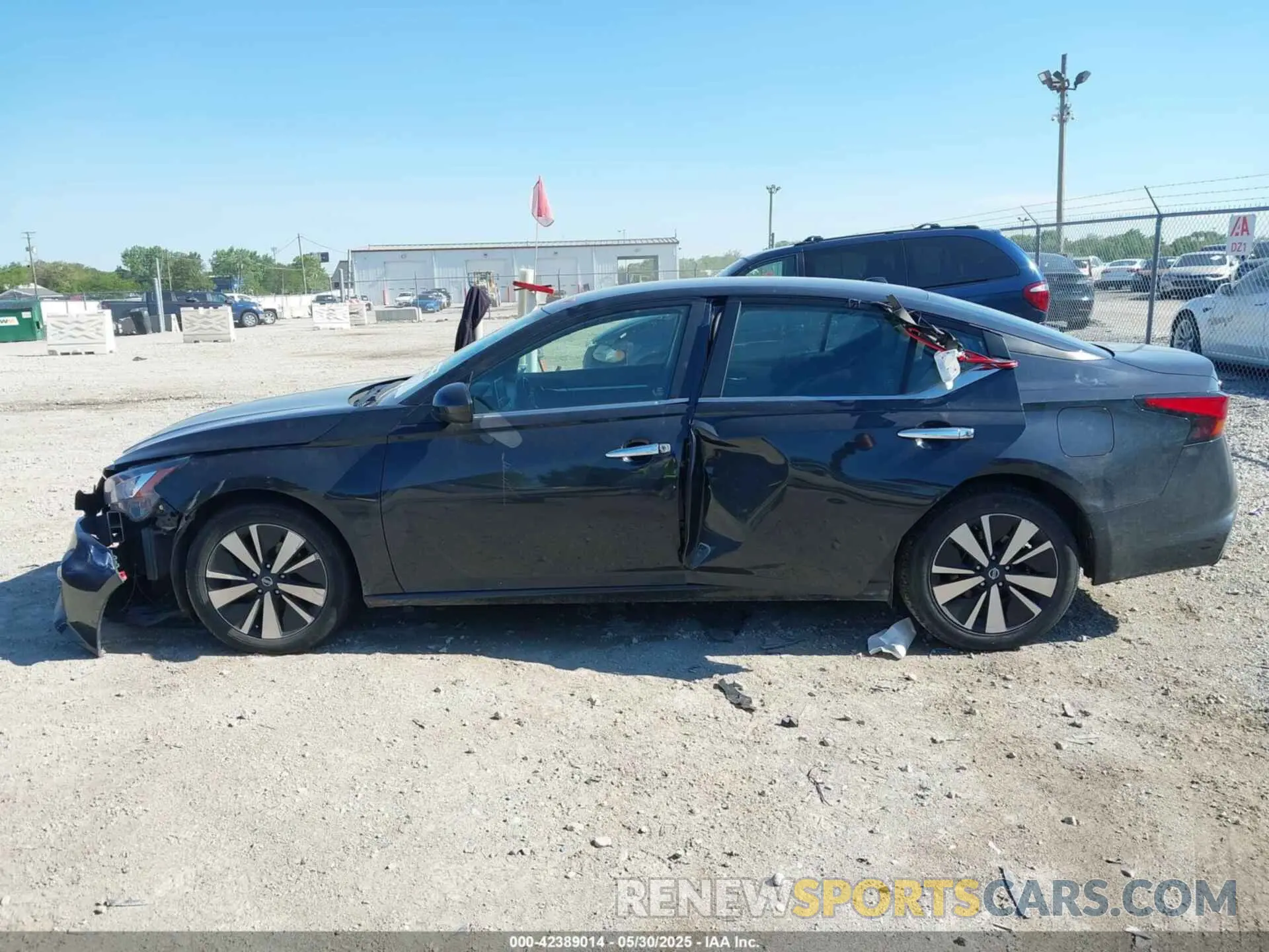 13 Photograph of a damaged car 1N4BL4DV0NN324286 NISSAN ALTIMA 2022