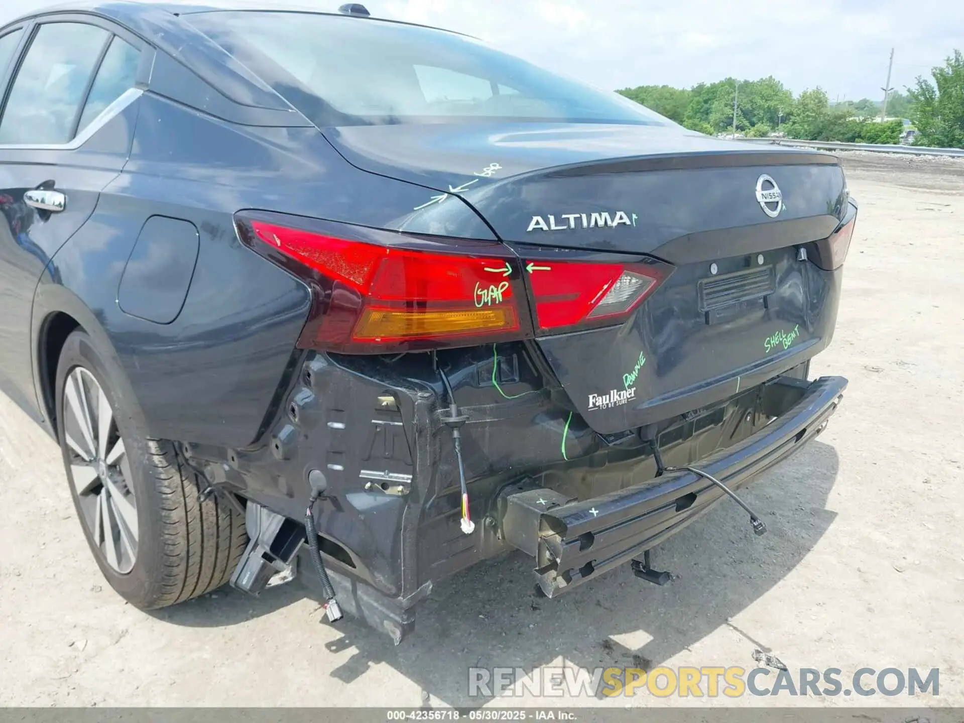 19 Photograph of a damaged car 1N4BL4DV0NN391535 NISSAN ALTIMA 2022