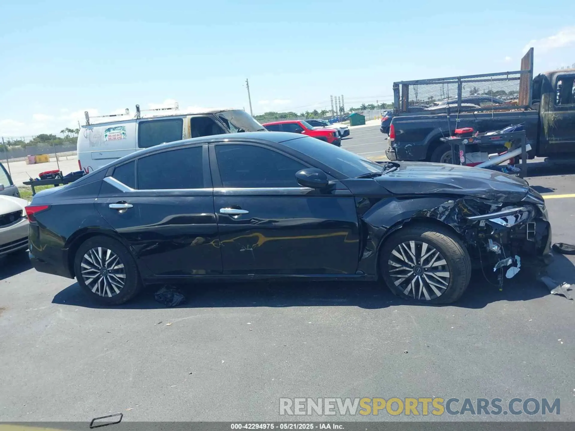 13 Photograph of a damaged car 1N4BL4DV0NN408530 NISSAN ALTIMA 2022