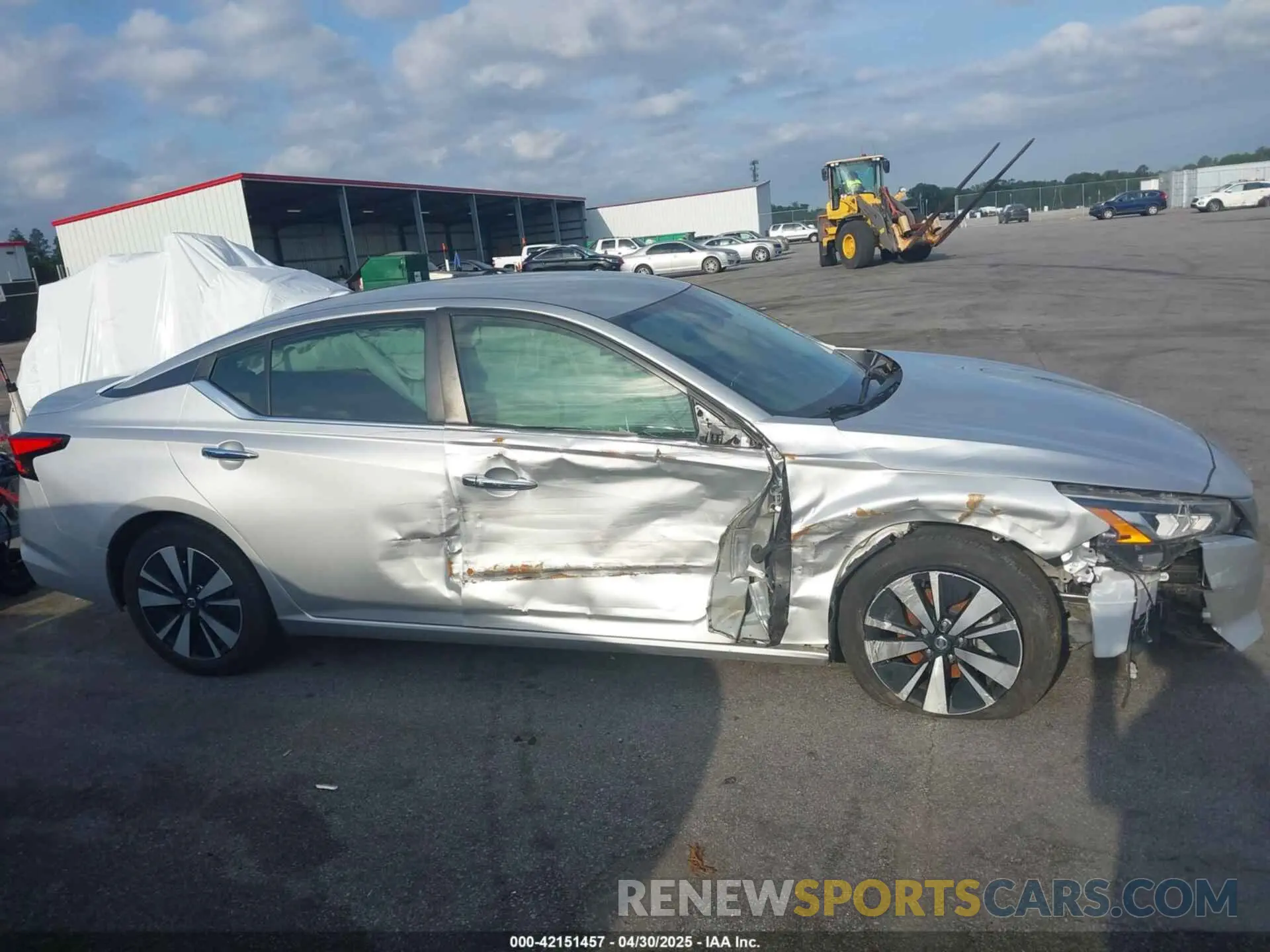13 Photograph of a damaged car 1N4BL4DV1NN330114 NISSAN ALTIMA 2022