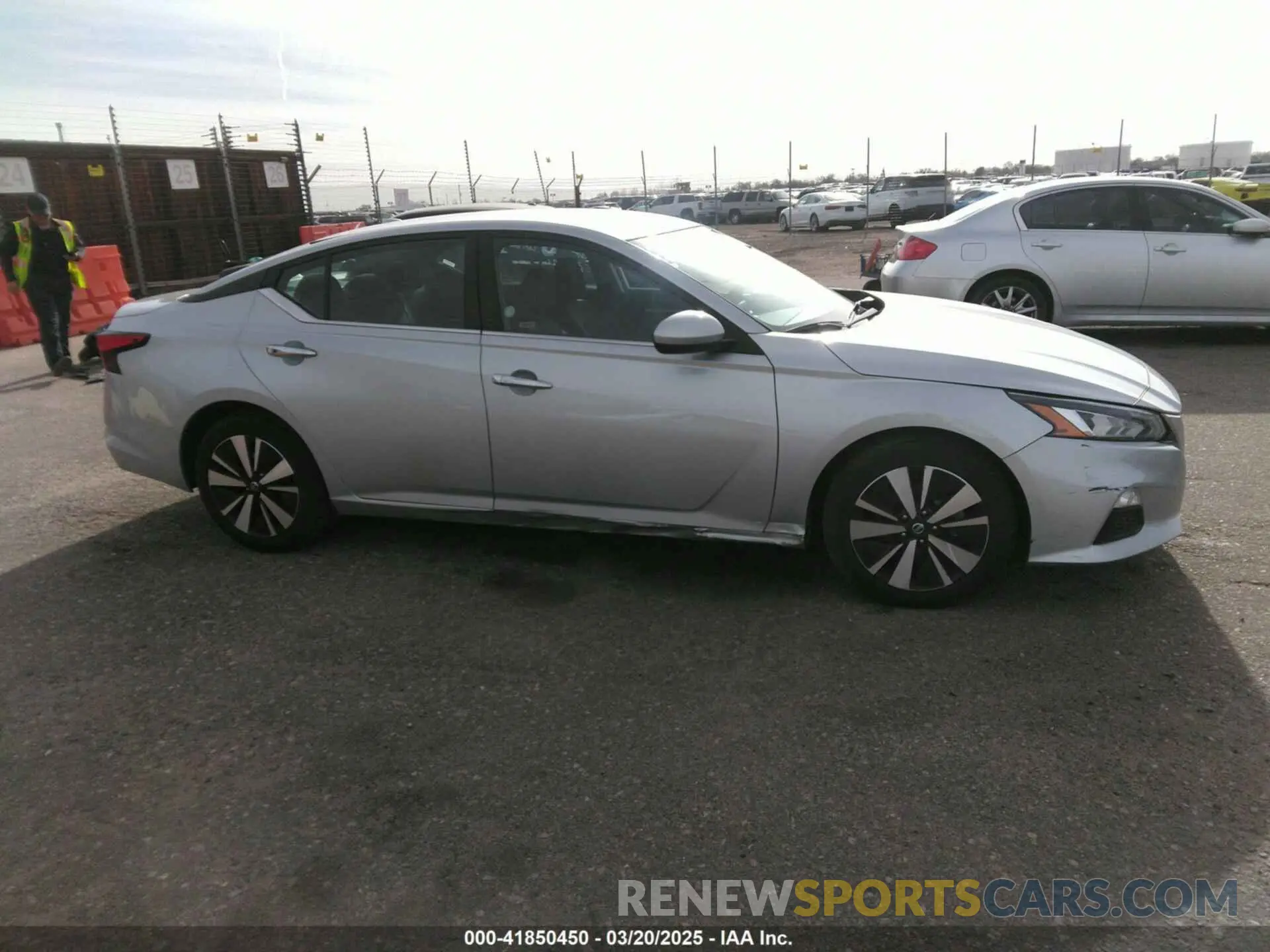 13 Photograph of a damaged car 1N4BL4DV1NN399434 NISSAN ALTIMA 2022