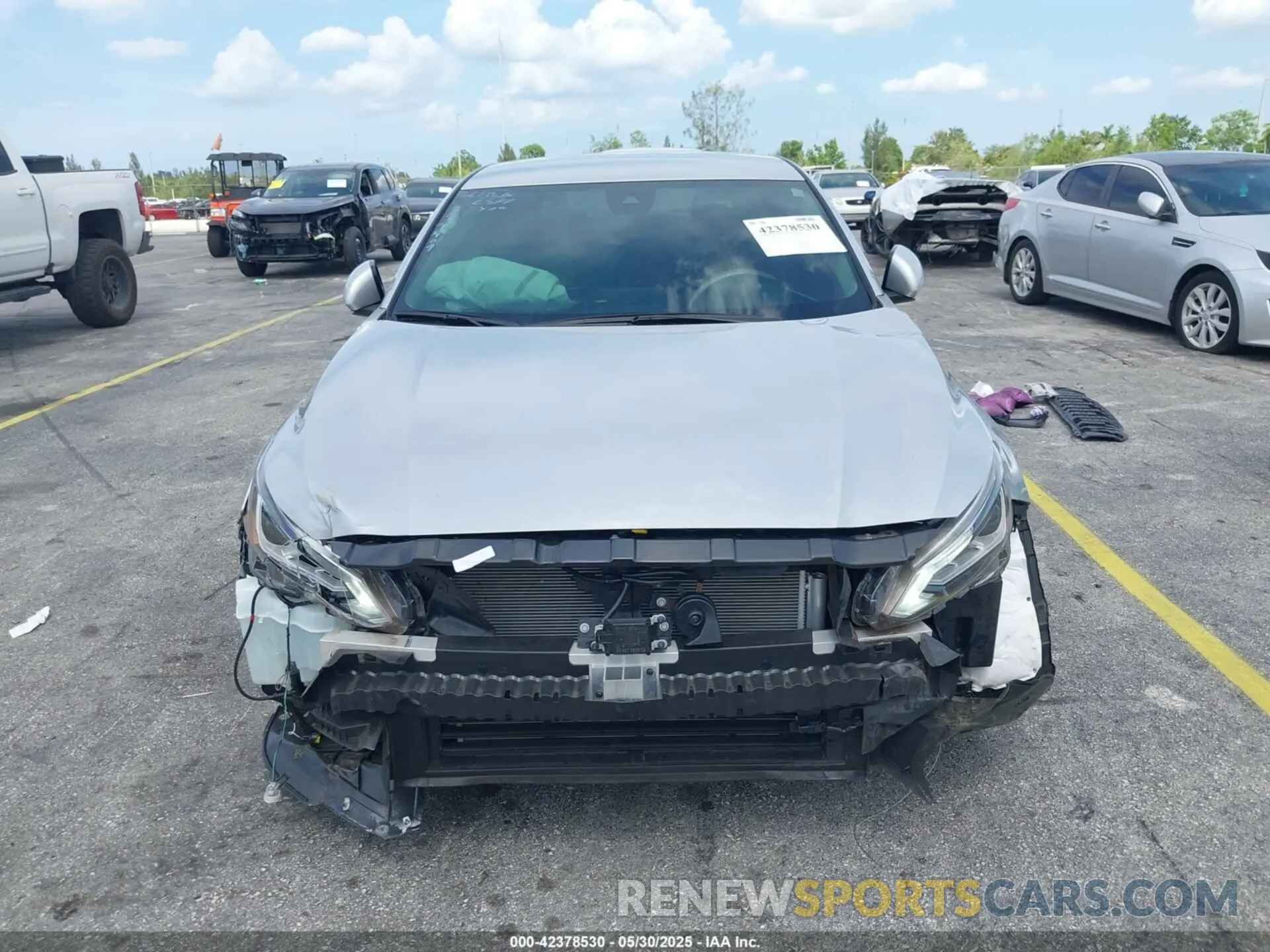 13 Photograph of a damaged car 1N4BL4DV2NN344409 NISSAN ALTIMA 2022