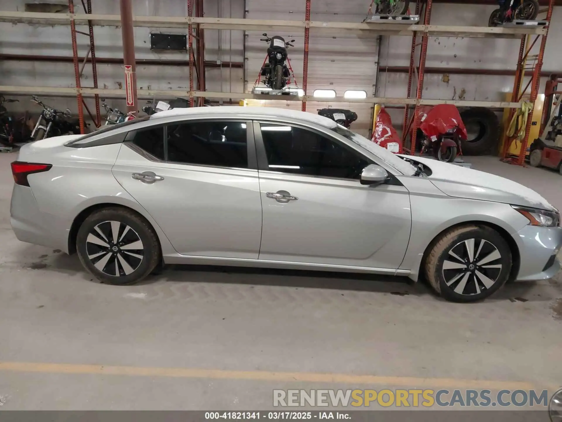 13 Photograph of a damaged car 1N4BL4DV2NN353921 NISSAN ALTIMA 2022