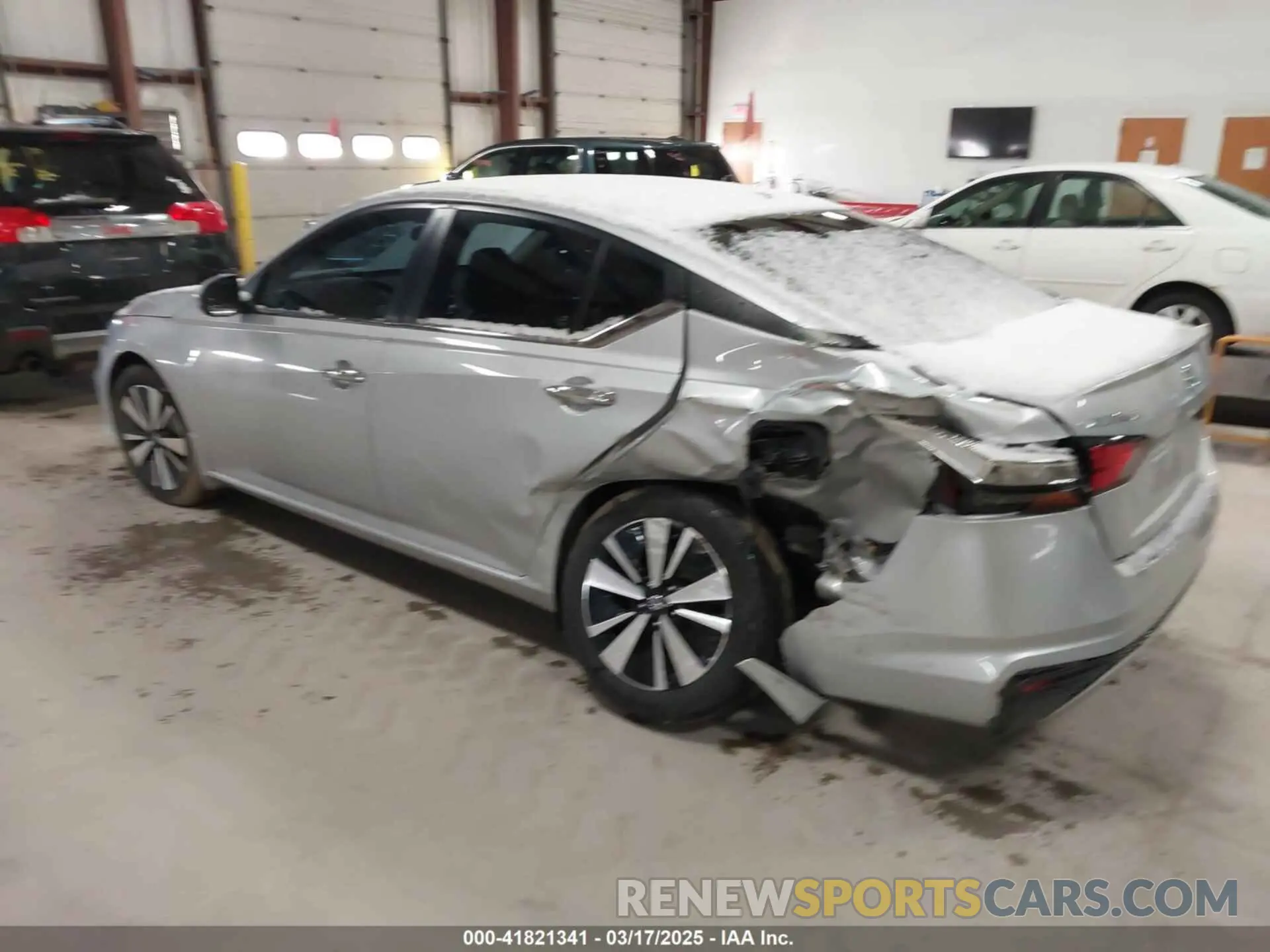 3 Photograph of a damaged car 1N4BL4DV2NN353921 NISSAN ALTIMA 2022