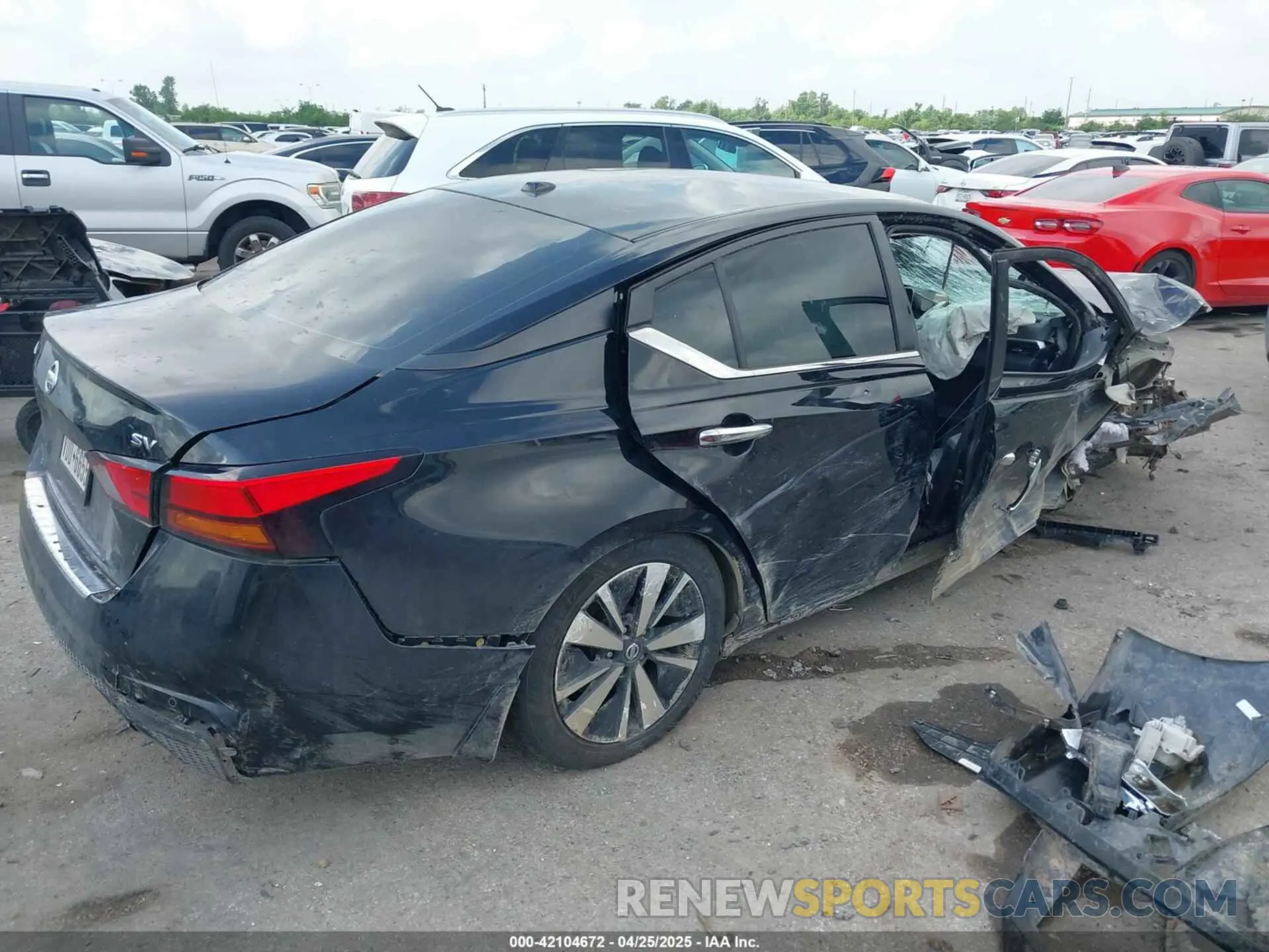 4 Photograph of a damaged car 1N4BL4DV2NN361629 NISSAN ALTIMA 2022