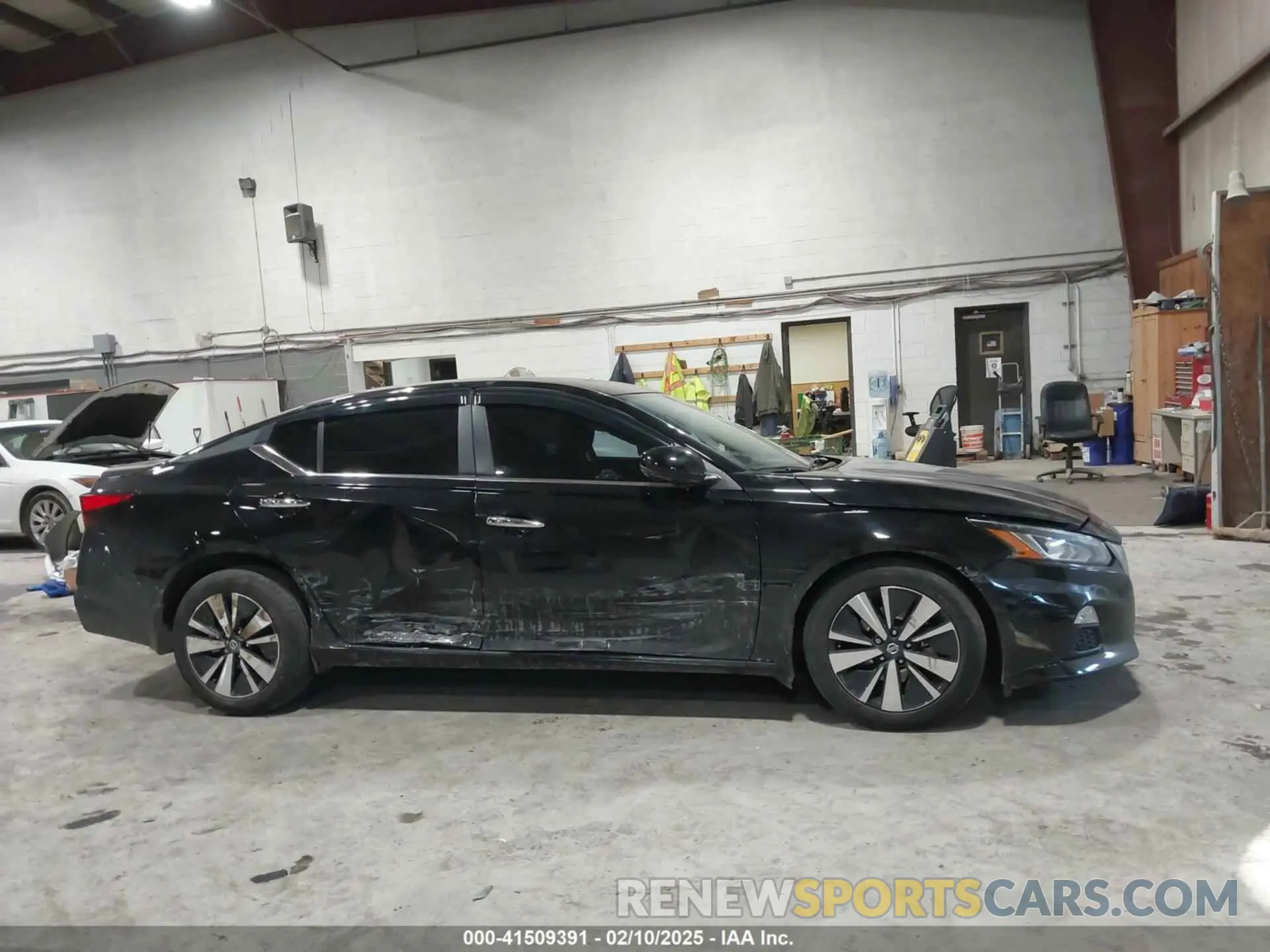 13 Photograph of a damaged car 1N4BL4DV2NN366698 NISSAN ALTIMA 2022