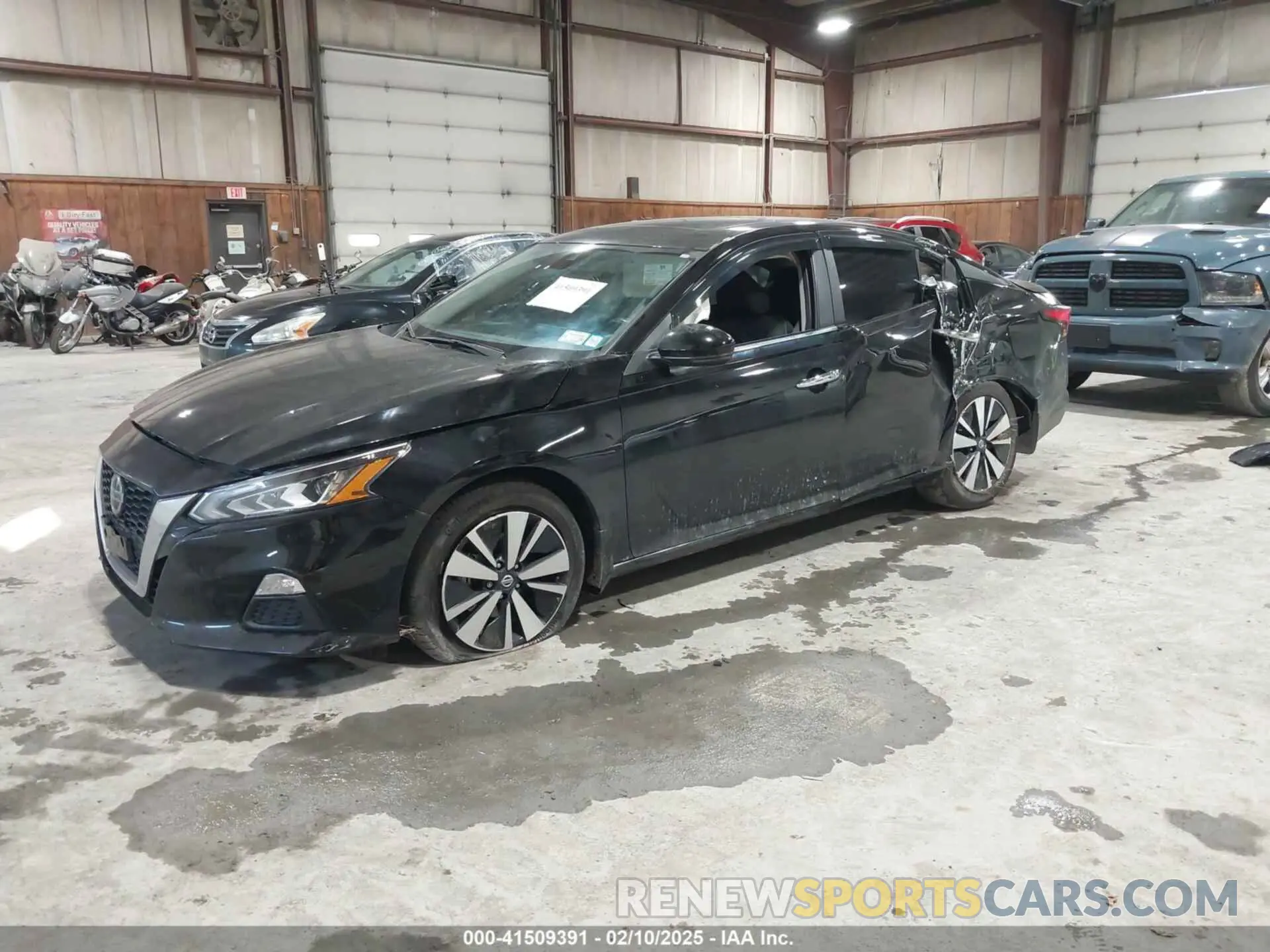 2 Photograph of a damaged car 1N4BL4DV2NN366698 NISSAN ALTIMA 2022