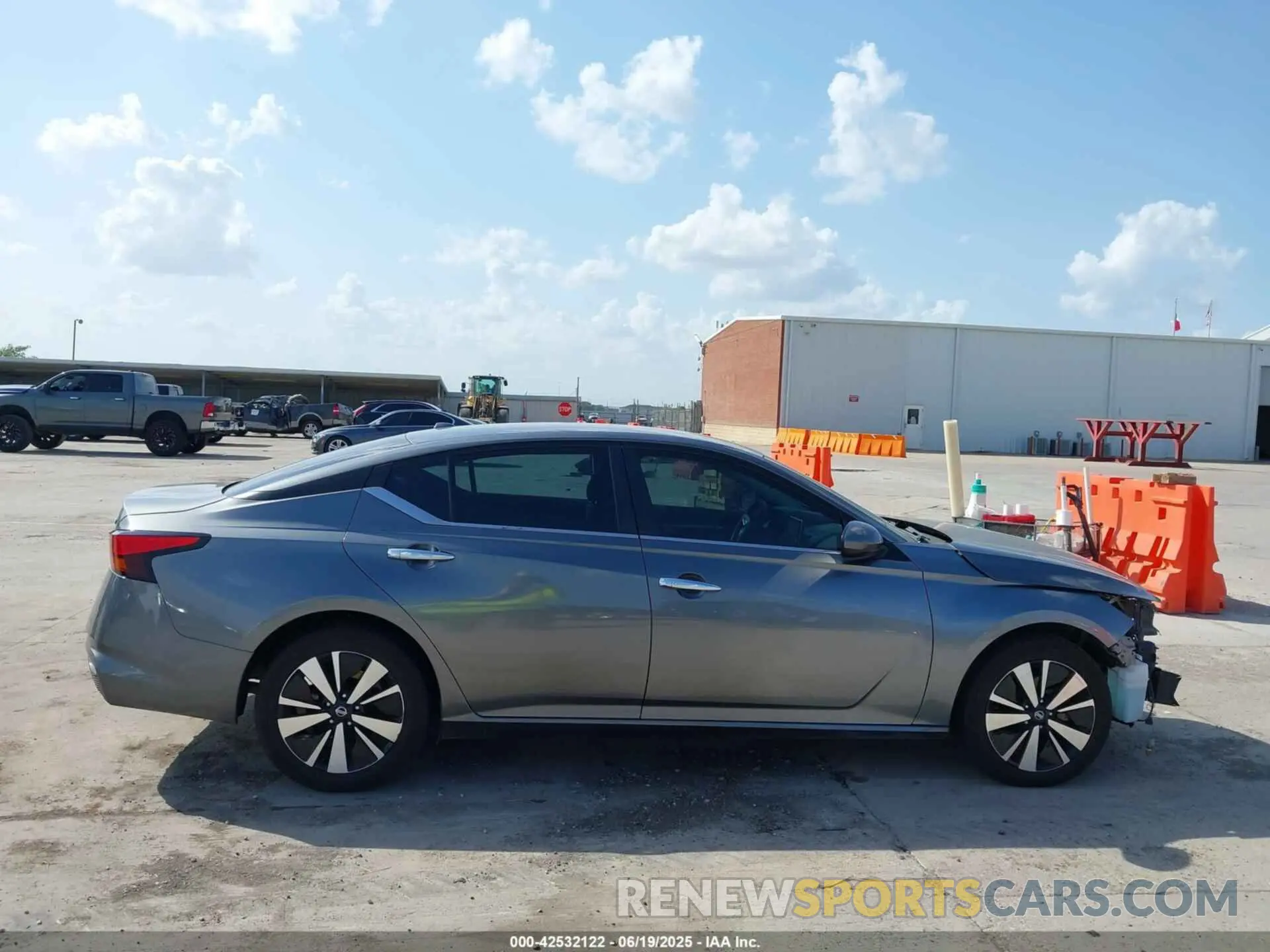 14 Photograph of a damaged car 1N4BL4DV2NN396171 NISSAN ALTIMA 2022