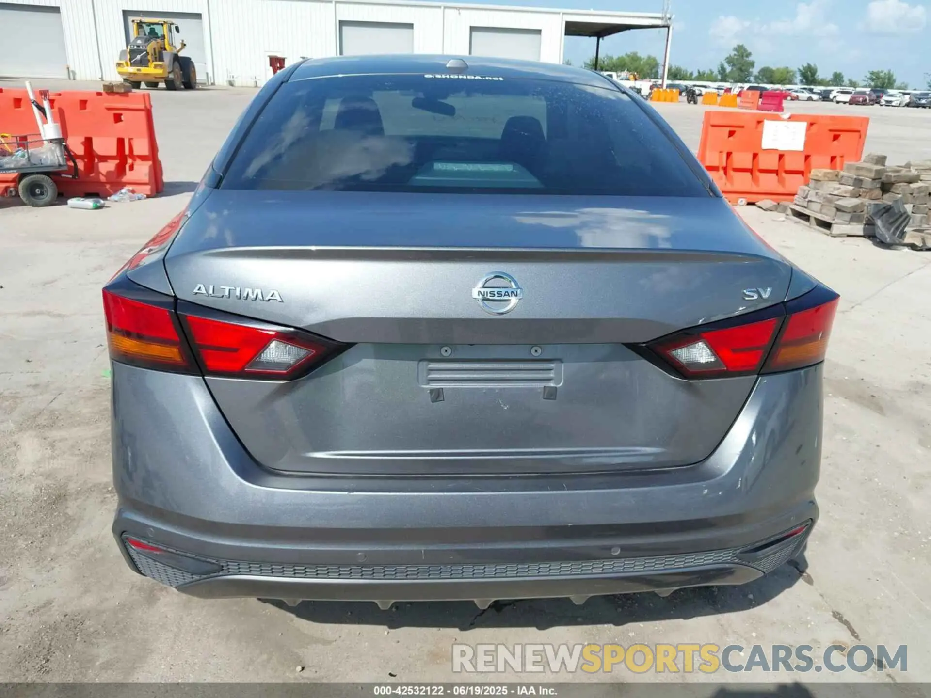 17 Photograph of a damaged car 1N4BL4DV2NN396171 NISSAN ALTIMA 2022