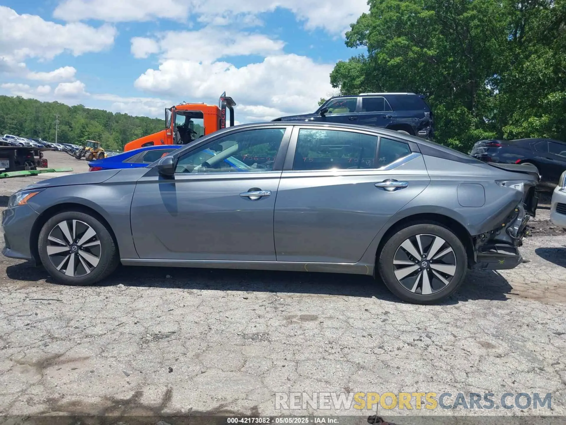 14 Photograph of a damaged car 1N4BL4DV2NN403555 NISSAN ALTIMA 2022