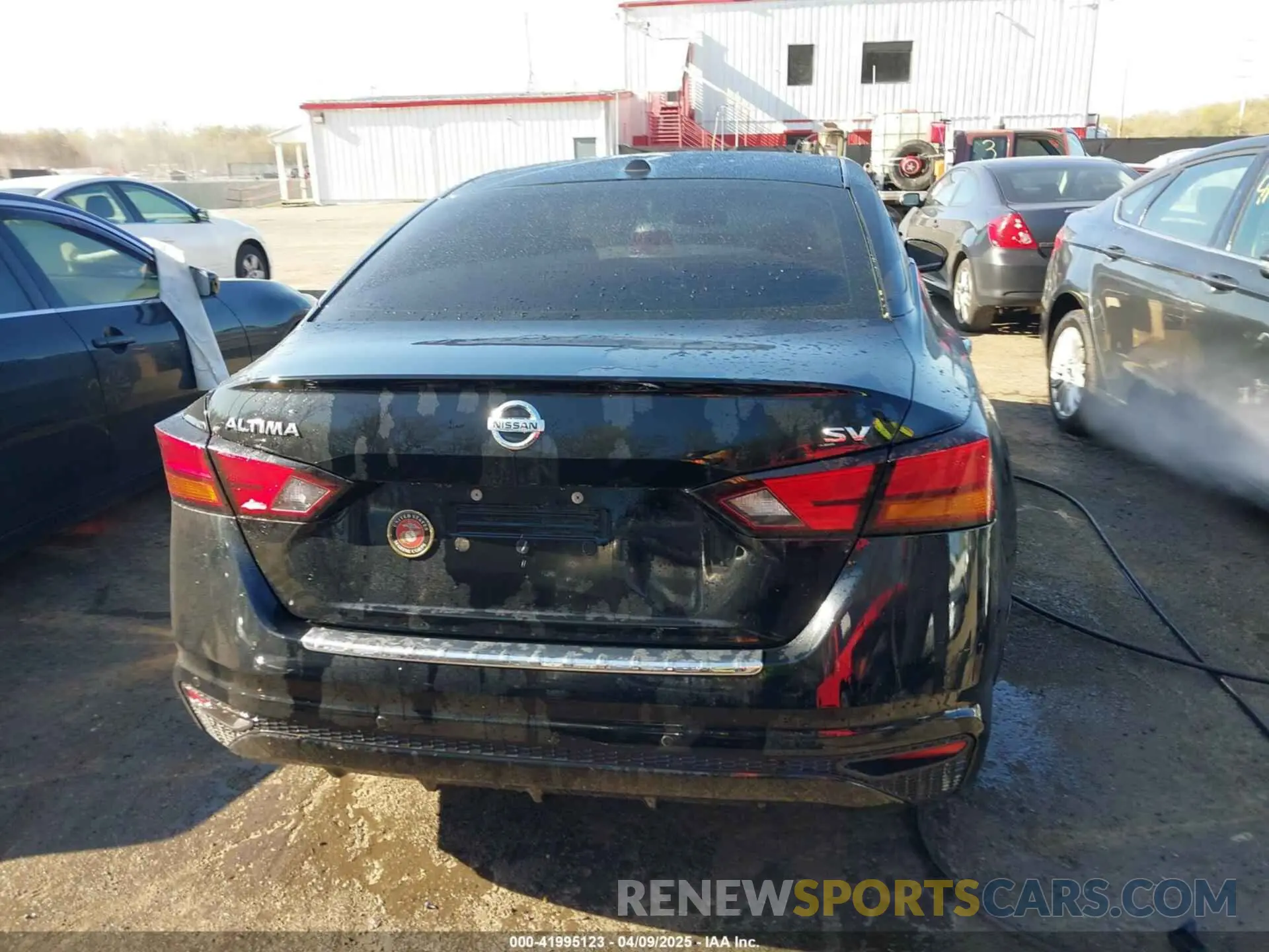 17 Photograph of a damaged car 1N4BL4DV3NN321477 NISSAN ALTIMA 2022