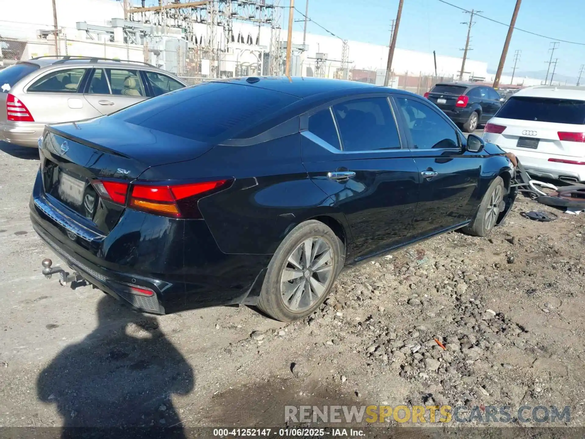 4 Photograph of a damaged car 1N4BL4DV3NN323102 NISSAN ALTIMA 2022