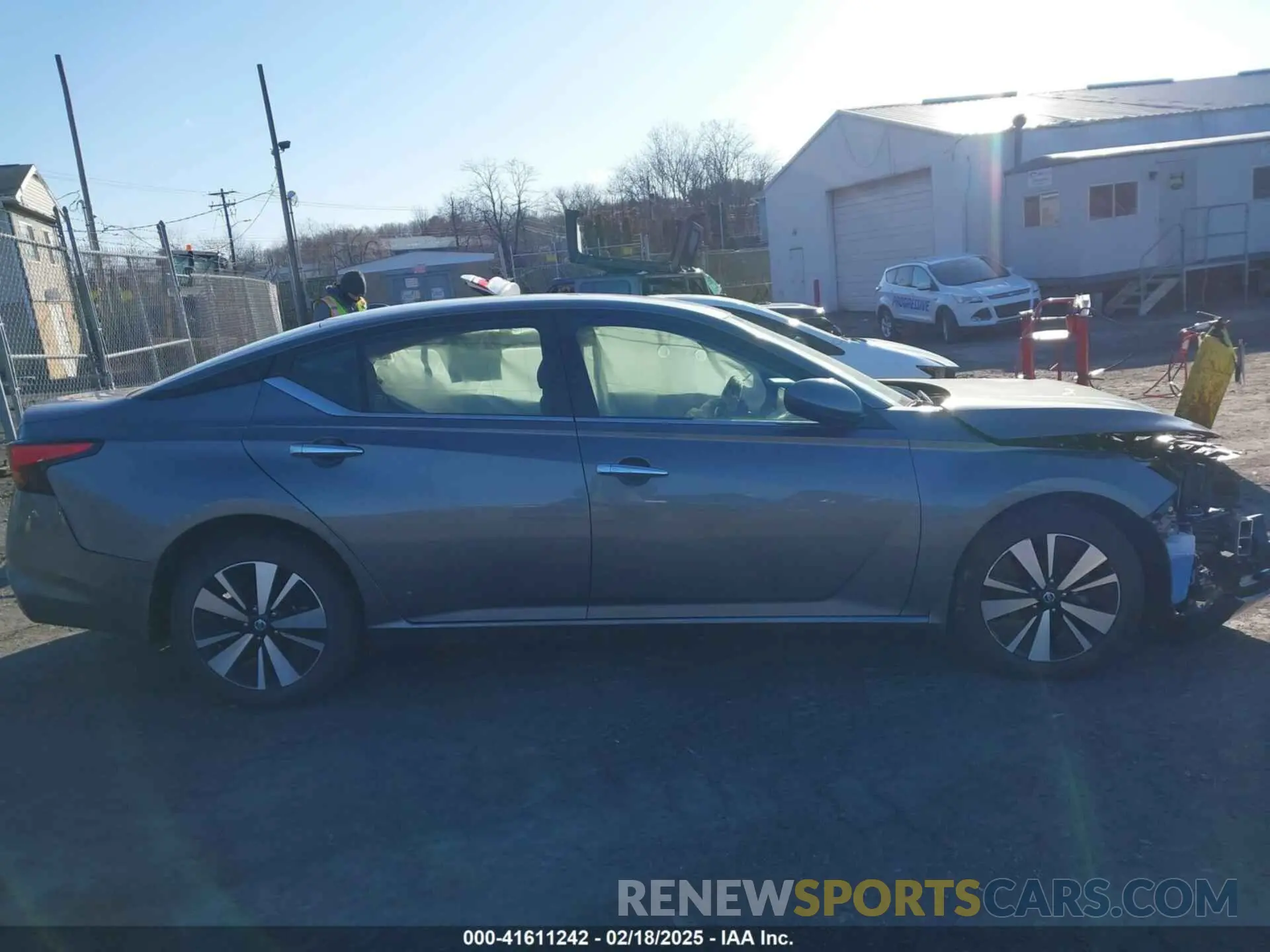 13 Photograph of a damaged car 1N4BL4DV3NN341227 NISSAN ALTIMA 2022