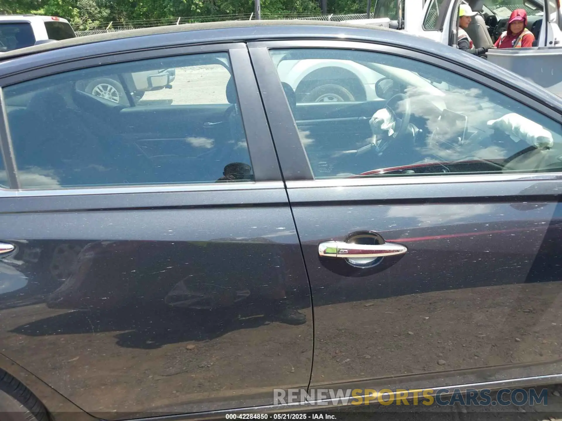 13 Photograph of a damaged car 1N4BL4DV3NN379539 NISSAN ALTIMA 2022