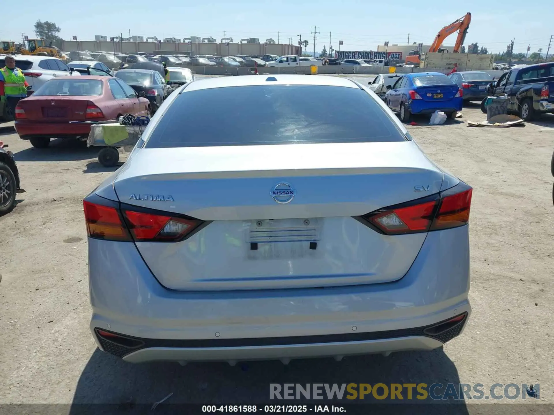 17 Photograph of a damaged car 1N4BL4DV3NN380173 NISSAN ALTIMA 2022