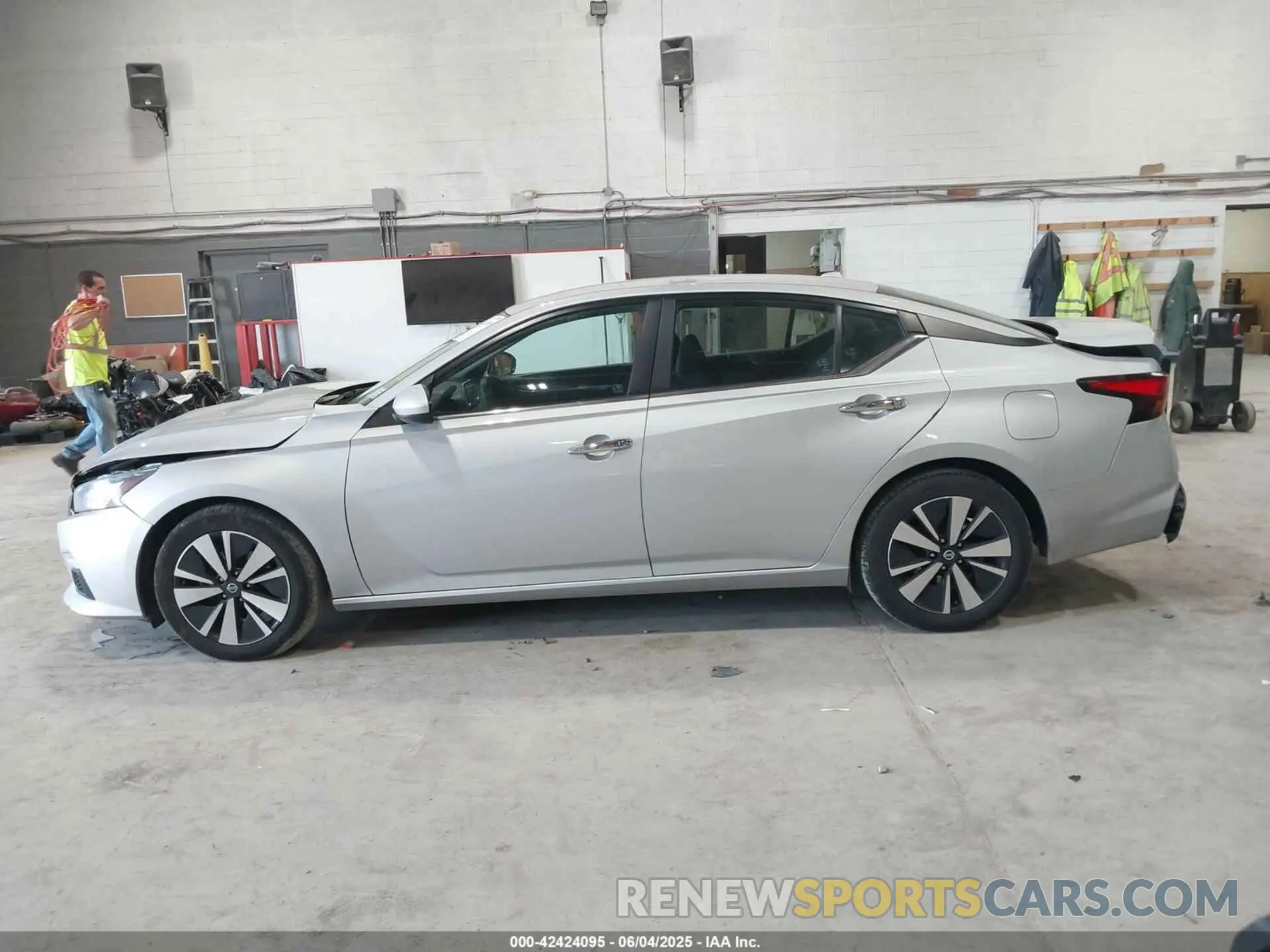 14 Photograph of a damaged car 1N4BL4DV4NN317096 NISSAN ALTIMA 2022