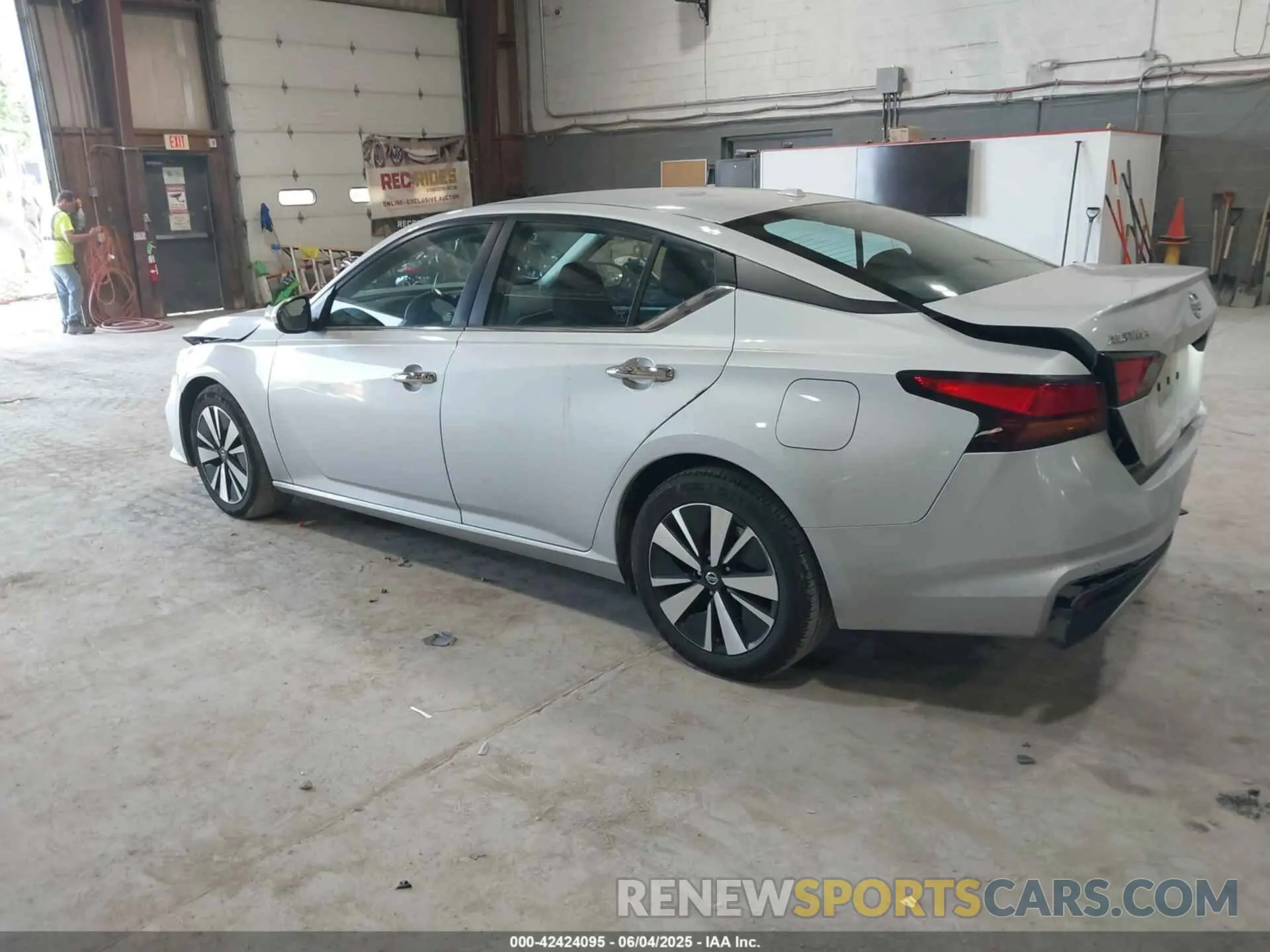 3 Photograph of a damaged car 1N4BL4DV4NN317096 NISSAN ALTIMA 2022