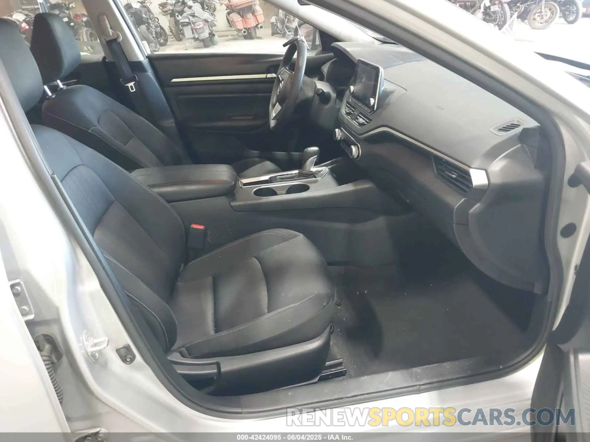 5 Photograph of a damaged car 1N4BL4DV4NN317096 NISSAN ALTIMA 2022