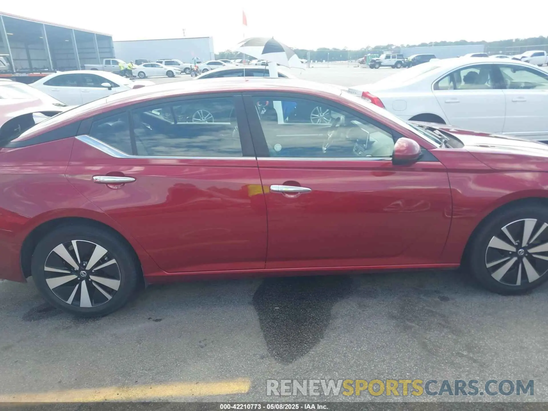 13 Photograph of a damaged car 1N4BL4DV5NN307810 NISSAN ALTIMA 2022