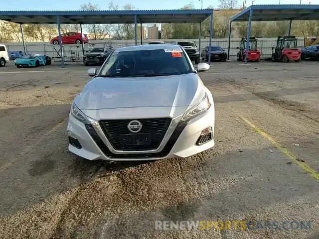 13 Photograph of a damaged car 1N4BL4DV5NN350396 NISSAN ALTIMA 2022